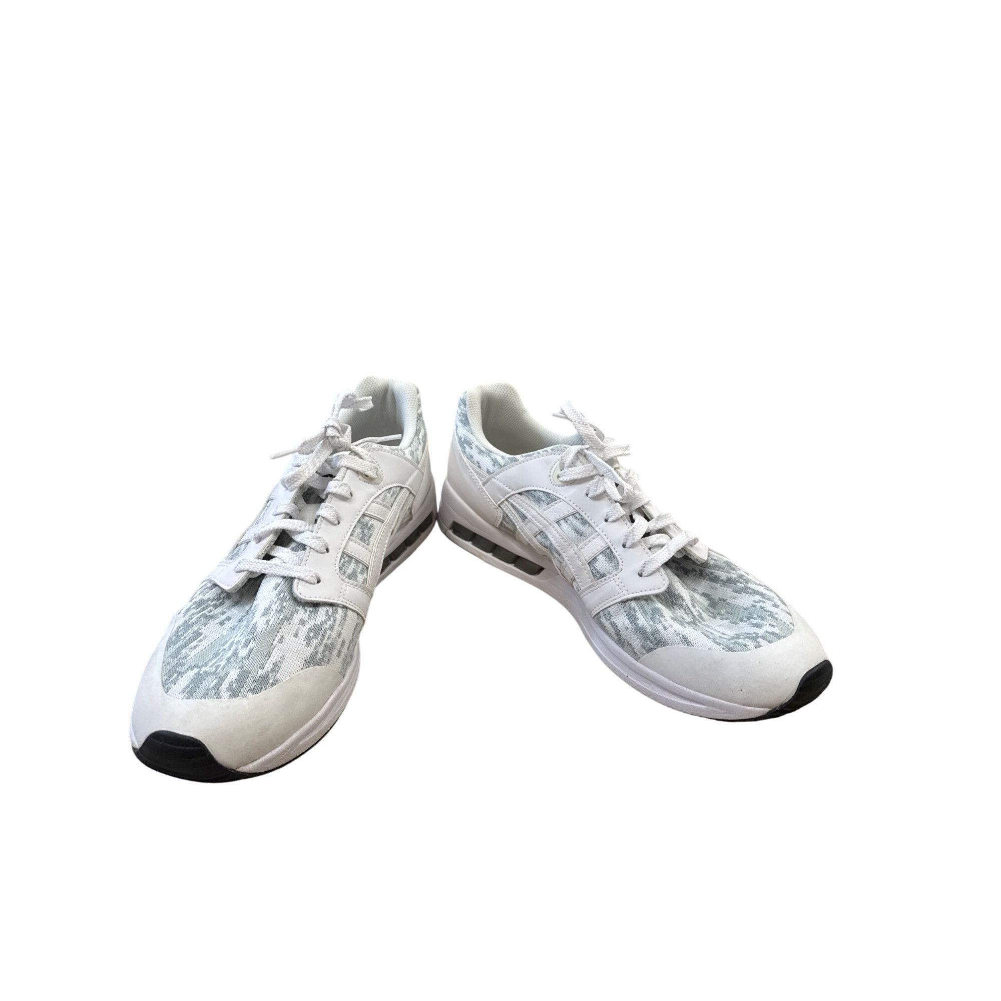 Asics Asics Gel-saga White & Gray Running Shoes Size 11 SKU 7383 Size US 11 / EU 44 - 1 Thumbnail