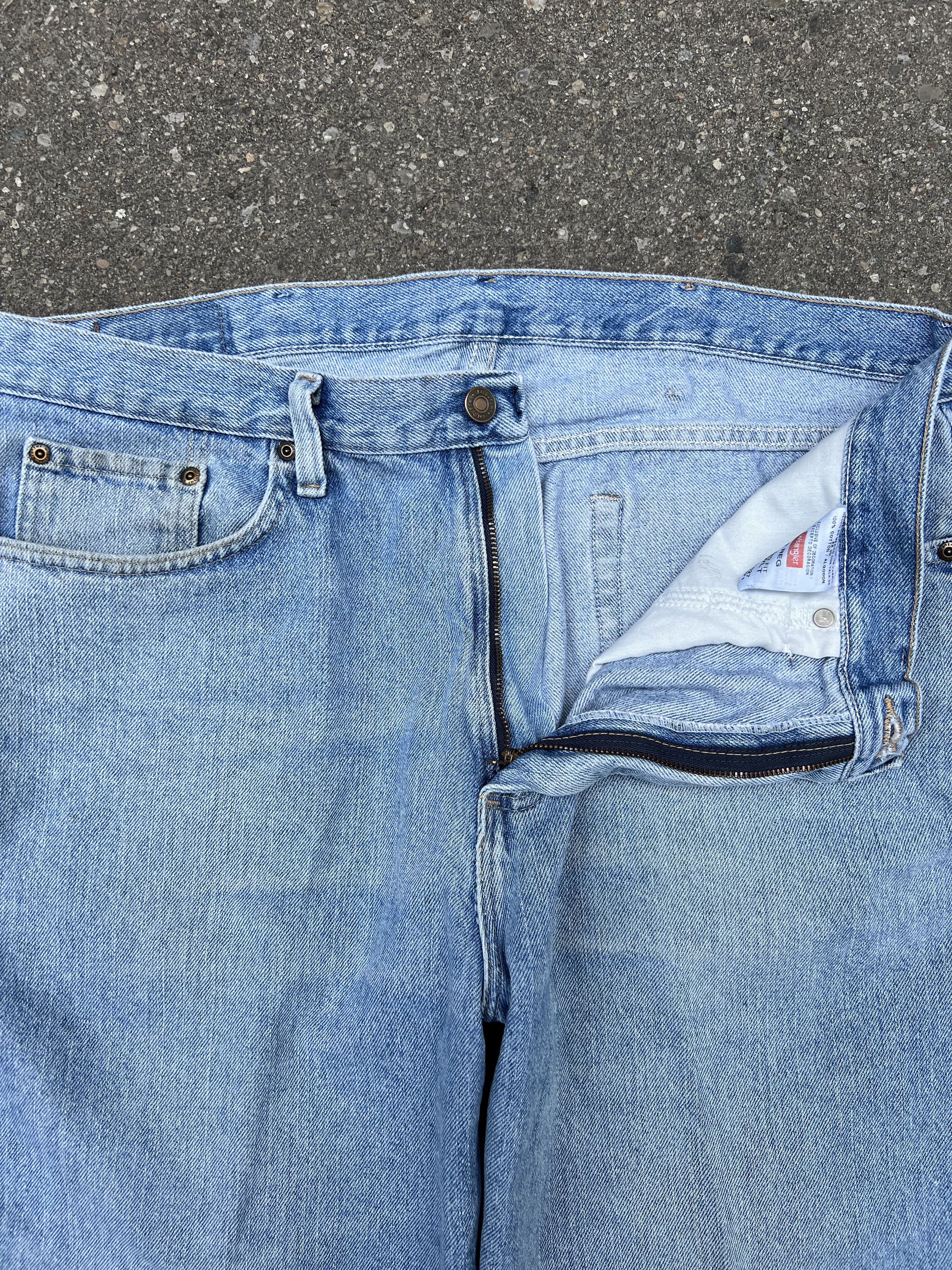 Vintage × Wrangler 2000's Wrangler Relaxed Fit Light Wash Denim Jean Shorts Size US 36 / EU 52 - 3 Thumbnail
