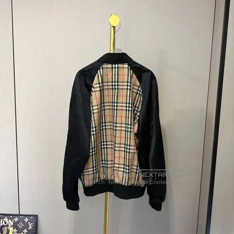 Burberry Burberry Khaki Nylon Women's Jacket. Size XXS / US 00 / IT 34 - 2 Thumbnail