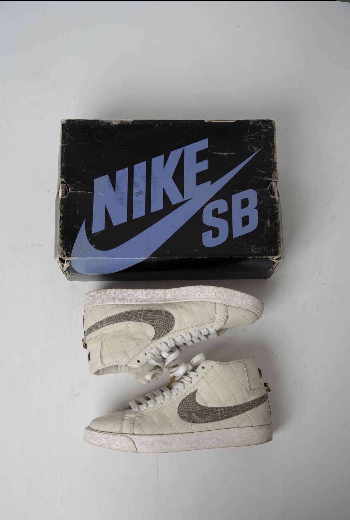 Nike × Supreme 2006 Supreme X Nike Blazers (White) Size US 11 / EU 44 - 9 Thumbnail