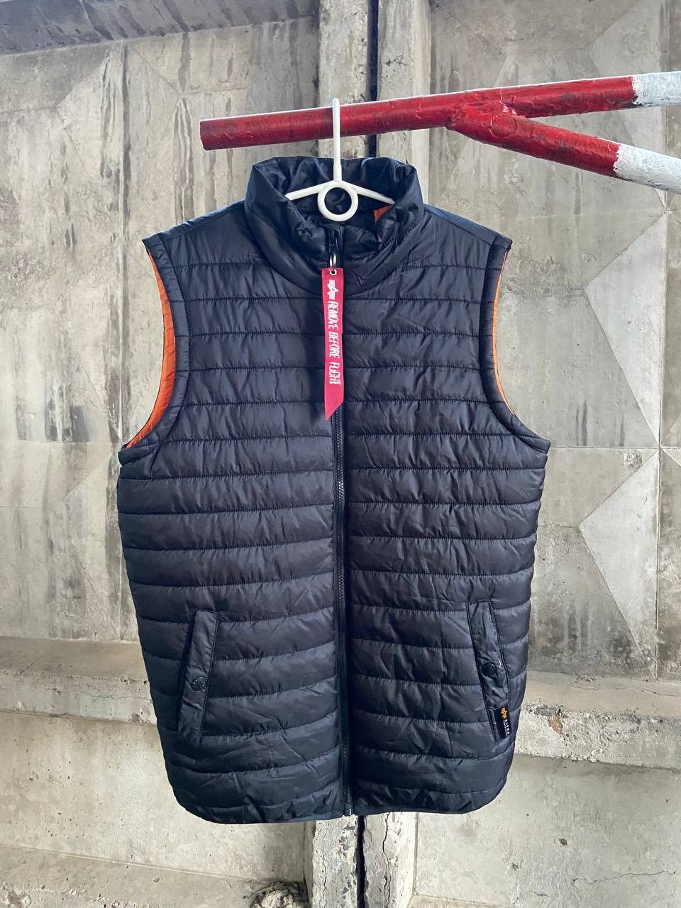 Alpha Industries Alpha Industries vintage Nylon Y2K vest Size US L / EU 52-54 / 3 - 1 Thumbnail
