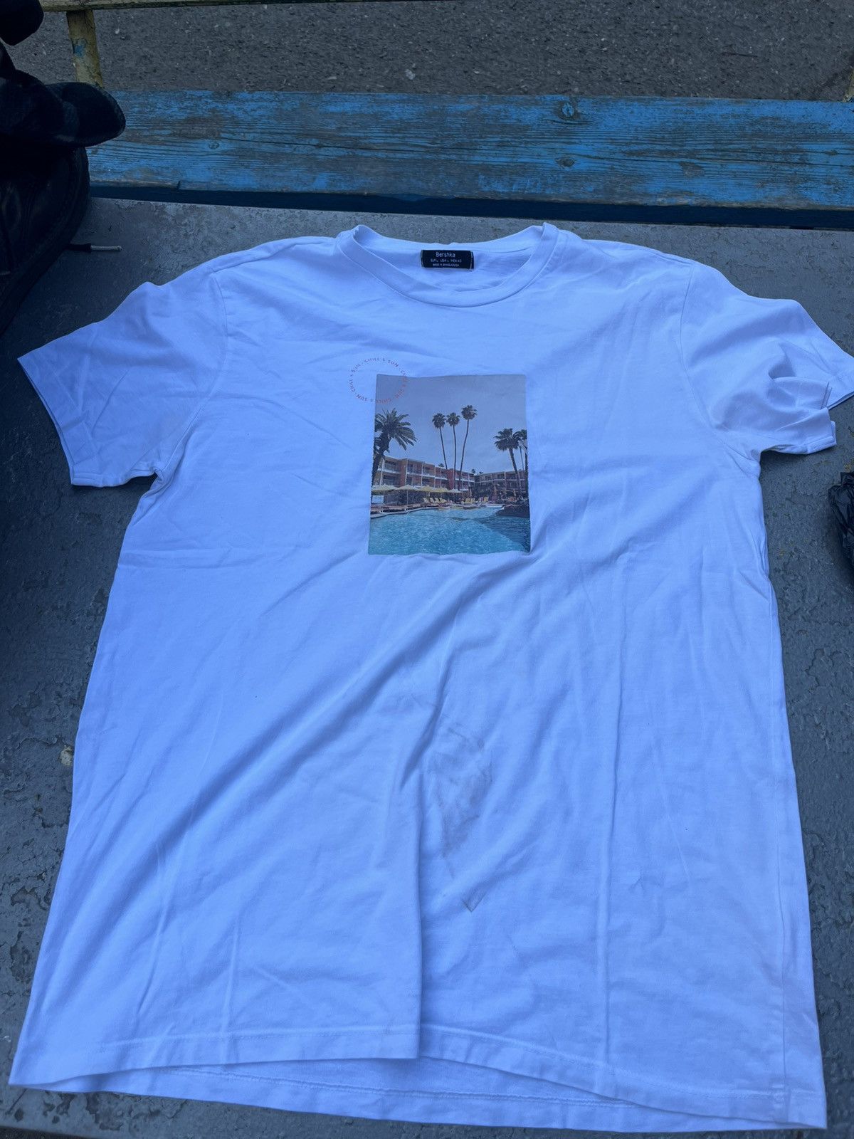 Bershka Bershka white T-shirt with Miami peace Size US L / EU 52-54 / 3 - 1 Thumbnail