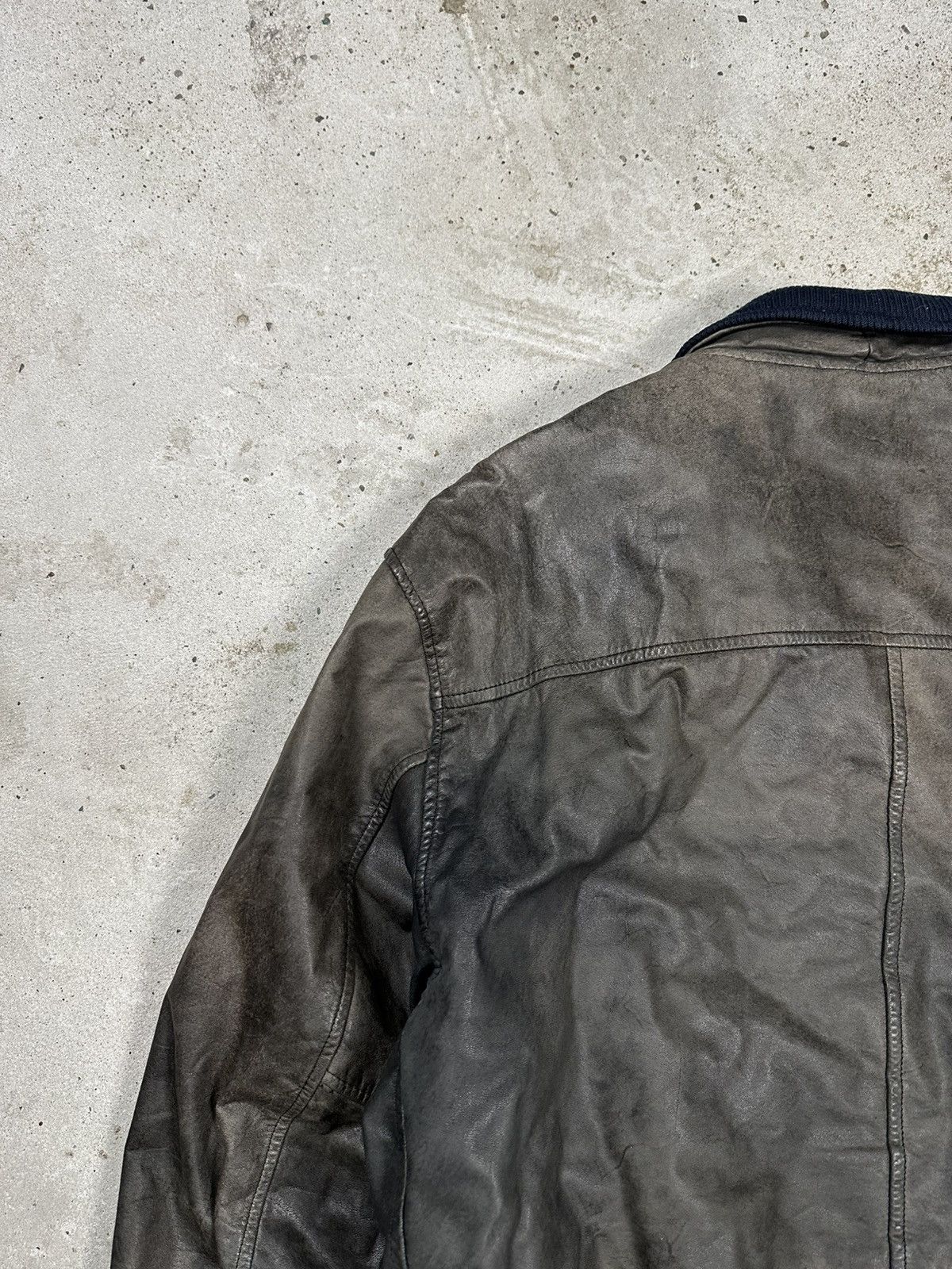 Other Vintage 90s Black Distressed Leather Bomber Jacket Army Size US XL / EU 56 / 4 - 15 Thumbnail
