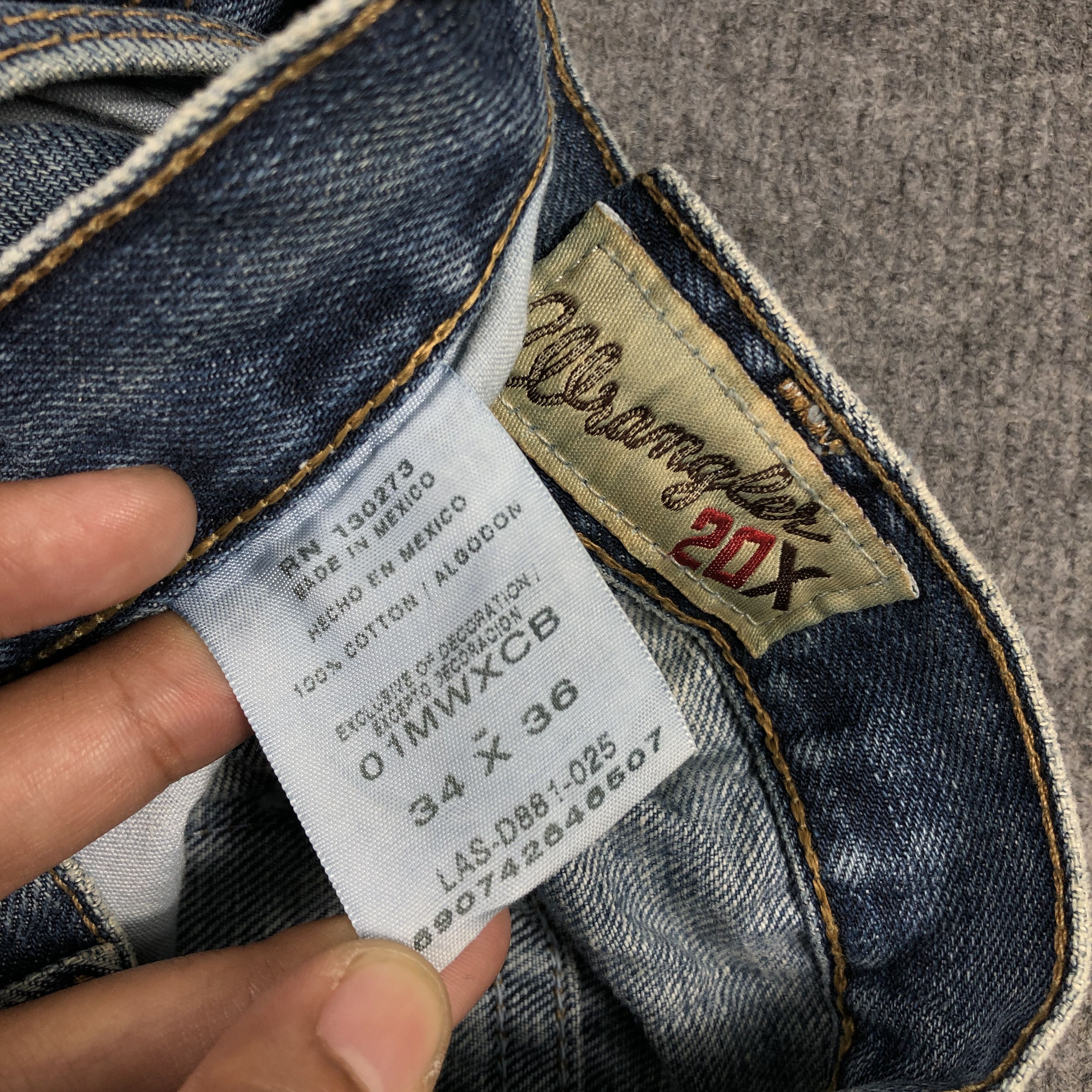 Vintage × Wrangler Vintage Wrangler Light Blue Wash Jeans L736 Size US 35 - 9 Thumbnail