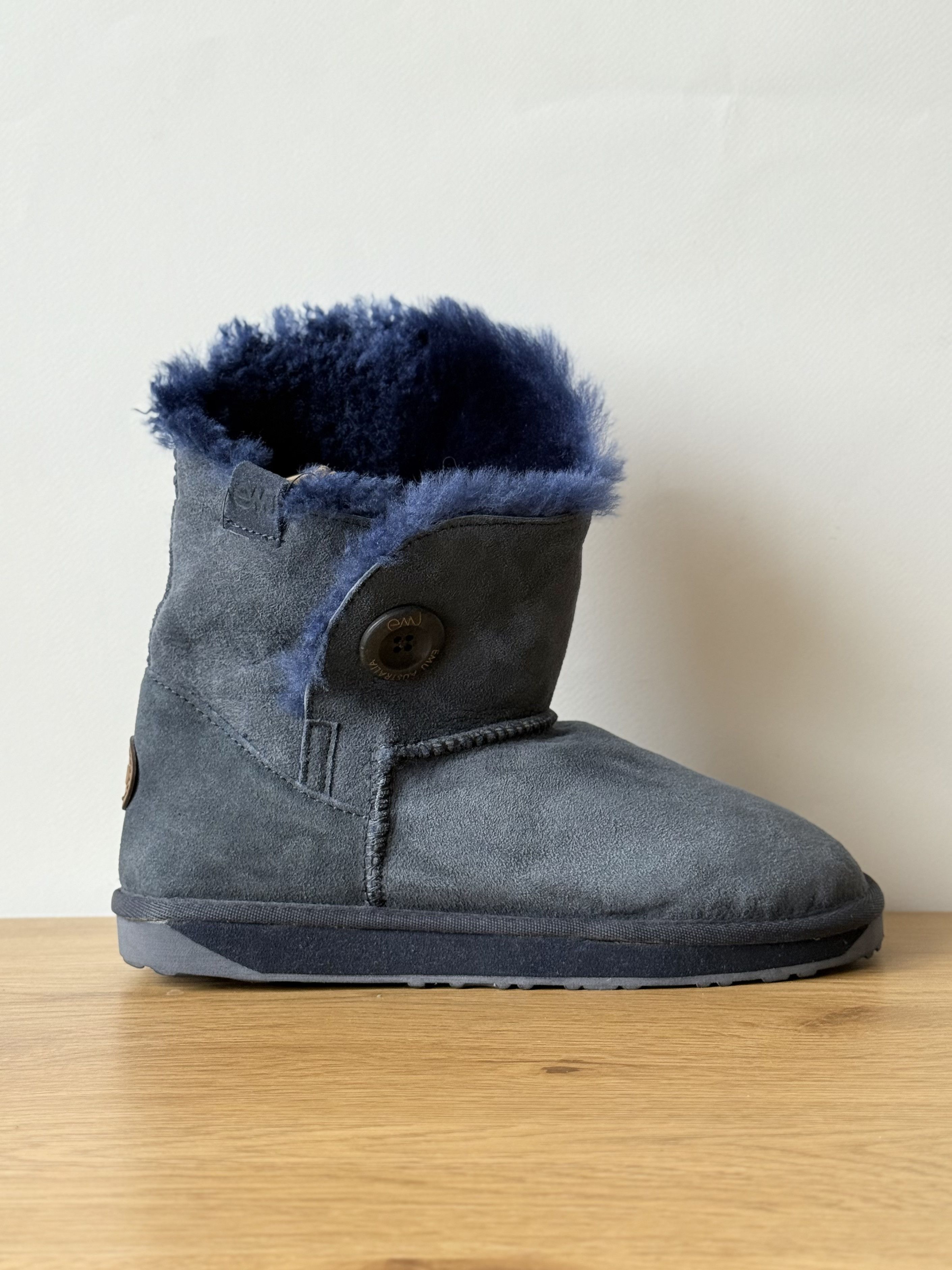 Ugg EMU Australia Real Fur Sheepskin Winter Boots (39) Size US 9 / IT 39 - 4 Thumbnail