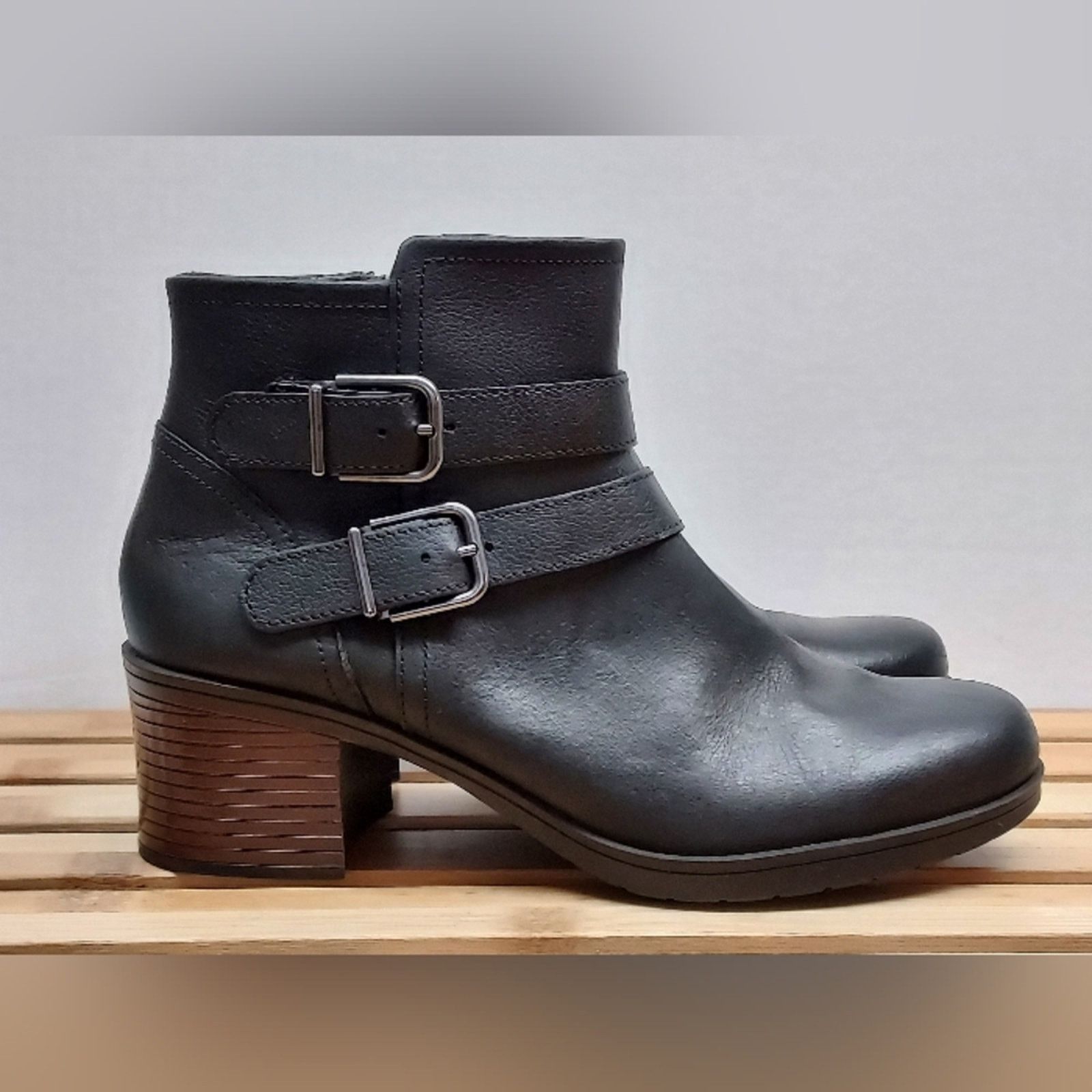 Clarks Clarks Womens | Black | Hollis Buckle Ankle Boots Size 9.5 Size US 9.5 / IT 39.5 - 6 Thumbnail
