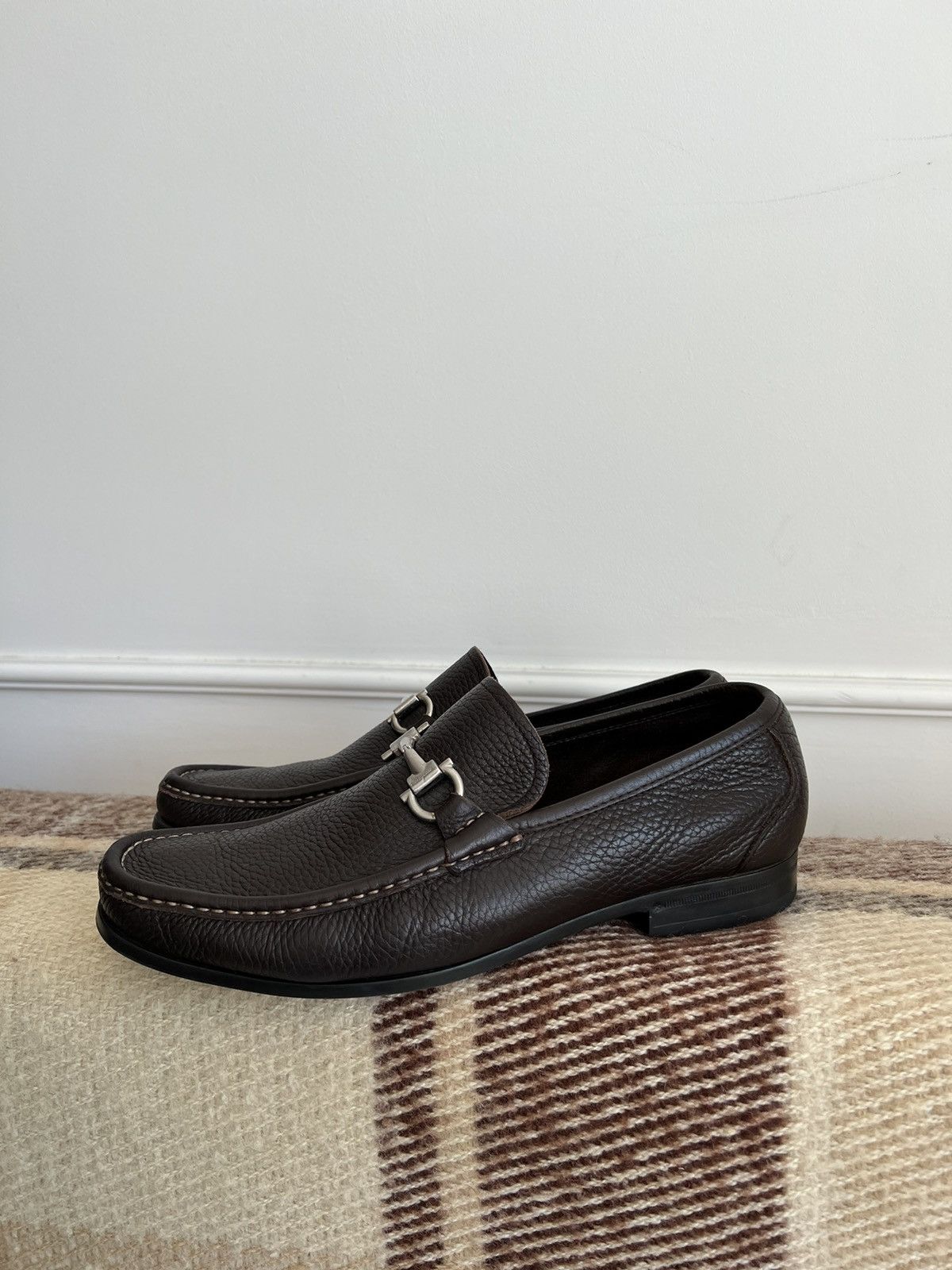 Salvatore Ferragamo SALVATORE FERRAGAMO "Magnifico"Brown Leather Gancini Loafers Size US 8.5 / EU 41-42 - 1 Thumbnail