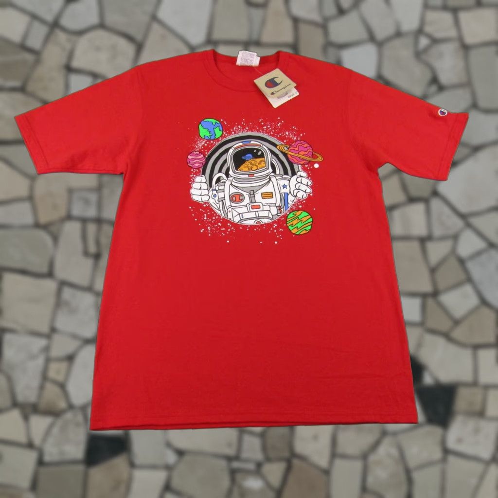 Champion VINTAGE Champion Space T-Shirt Men Medium Red Cotton Crew Neck Short Sleeve Graphic Print 90s Mens Size US M / EU 48-50 / 2 - 1 Thumbnail