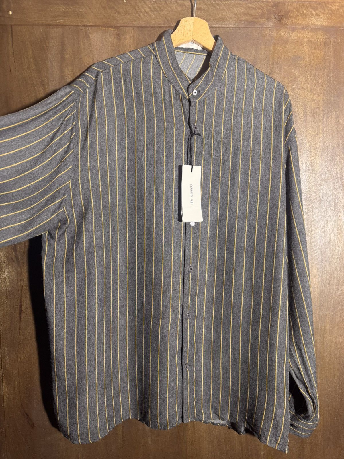 Cerruti 1881 cerruti 1881 oversized fluid stripped shirt 38 runway Size US S / EU 44-46 / 1 - 8 Thumbnail