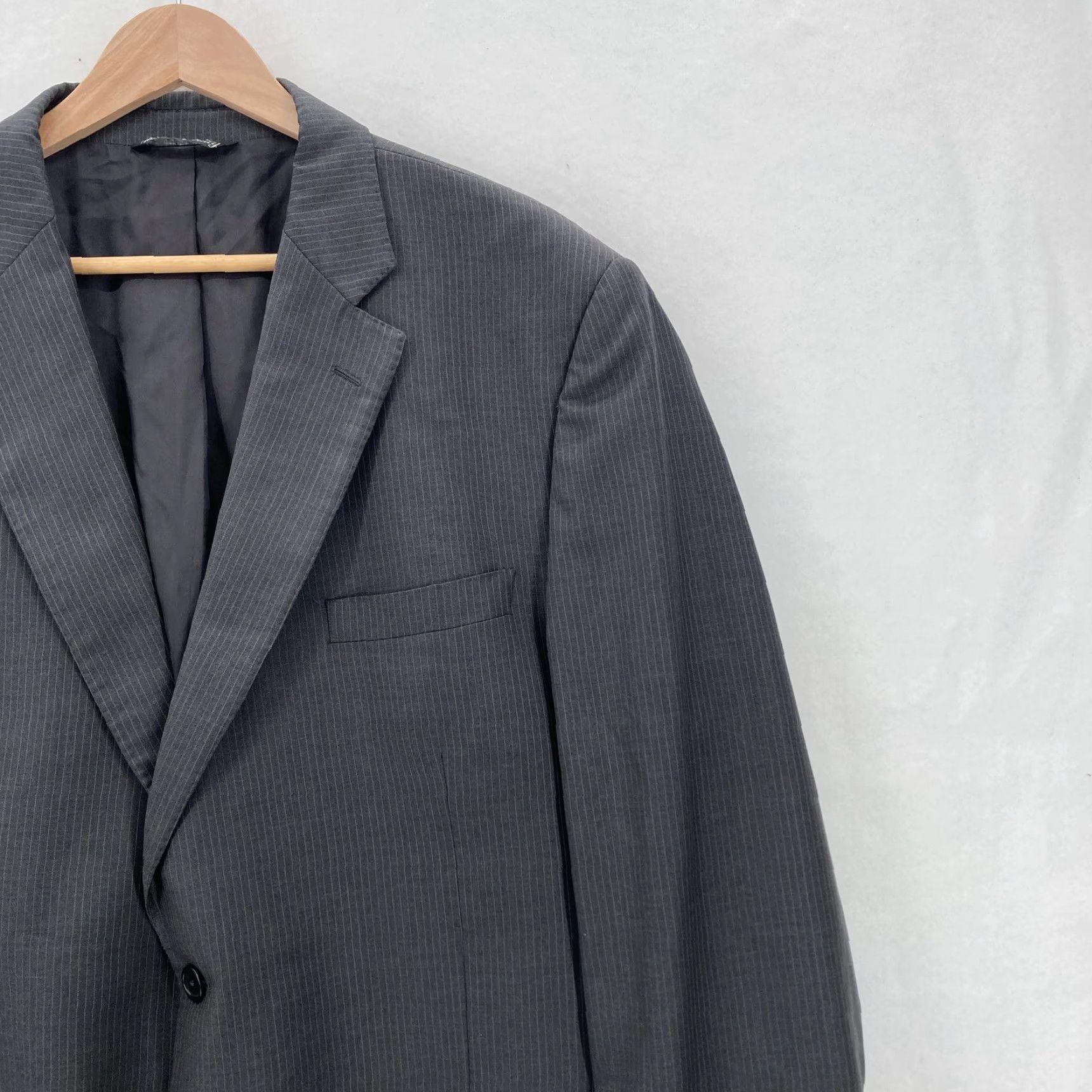 Saks Fifth Avenue VINTAGE BLACK Saks Fifth Avenue Blazer Mens 48R Gray Wool Pinstripe Zegna Jacket Notch Lapel Two-Button Classic 2 Piece Suit Jacket Size 48R - 2 Thumbnail