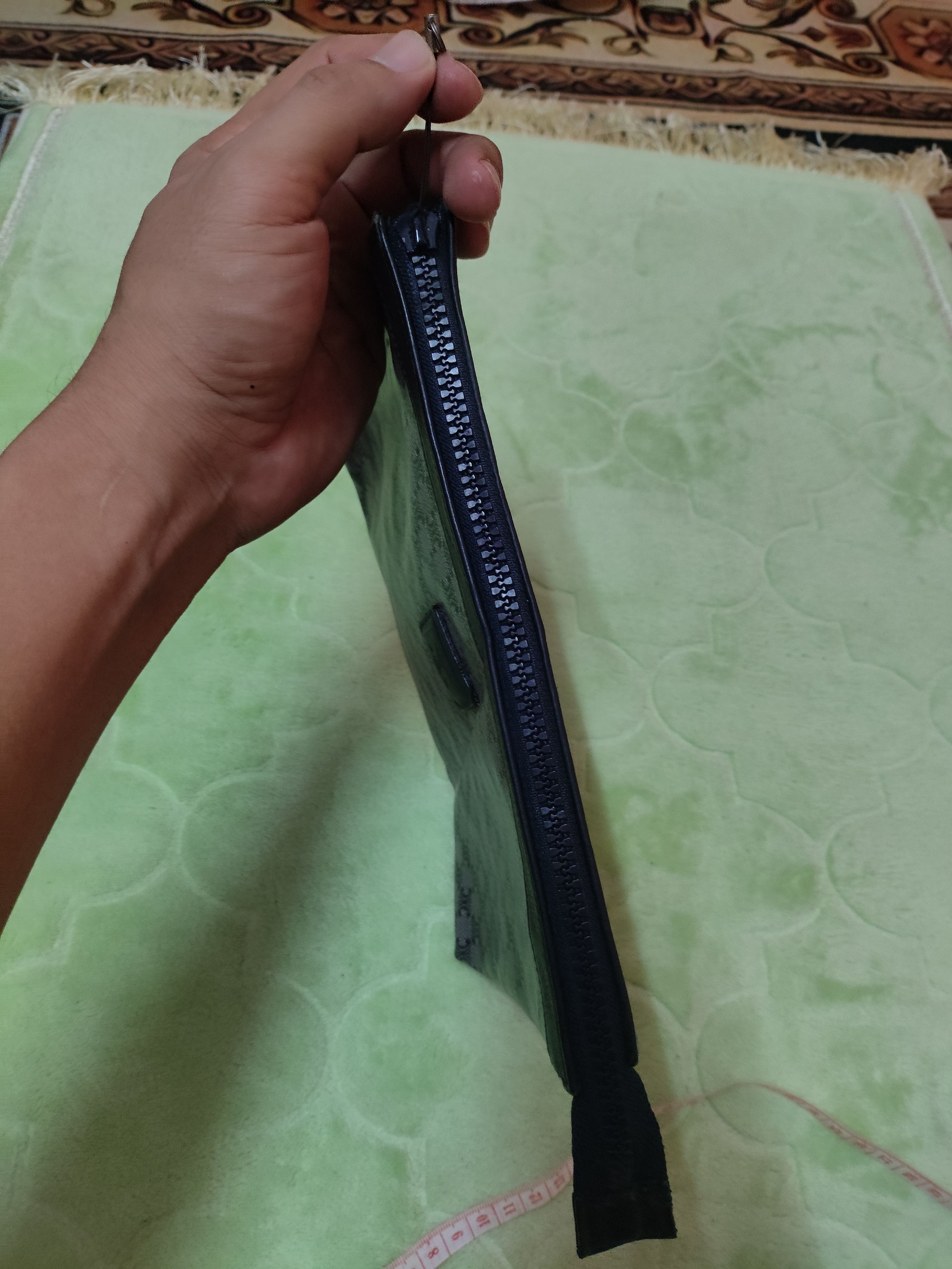 Celine × Vintage Distressed Celine Paris Clutch Bag (Zipper head Defect) Size ONE SIZE - 10 Thumbnail