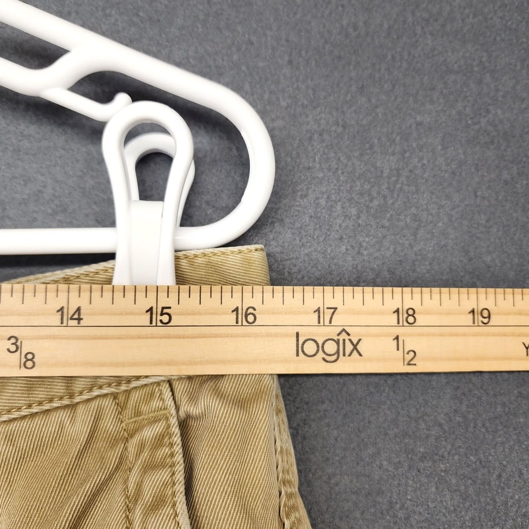 Vintage LL Bean Cargo Pants Mens 32x30 Khaki Beige Cotton Utility Pockets Cargo Pant Regular Waist 32 Inseam 30 Front Zip Button Pockets Vintage No Mens Size US 32 / EU 48 - 6 Thumbnail