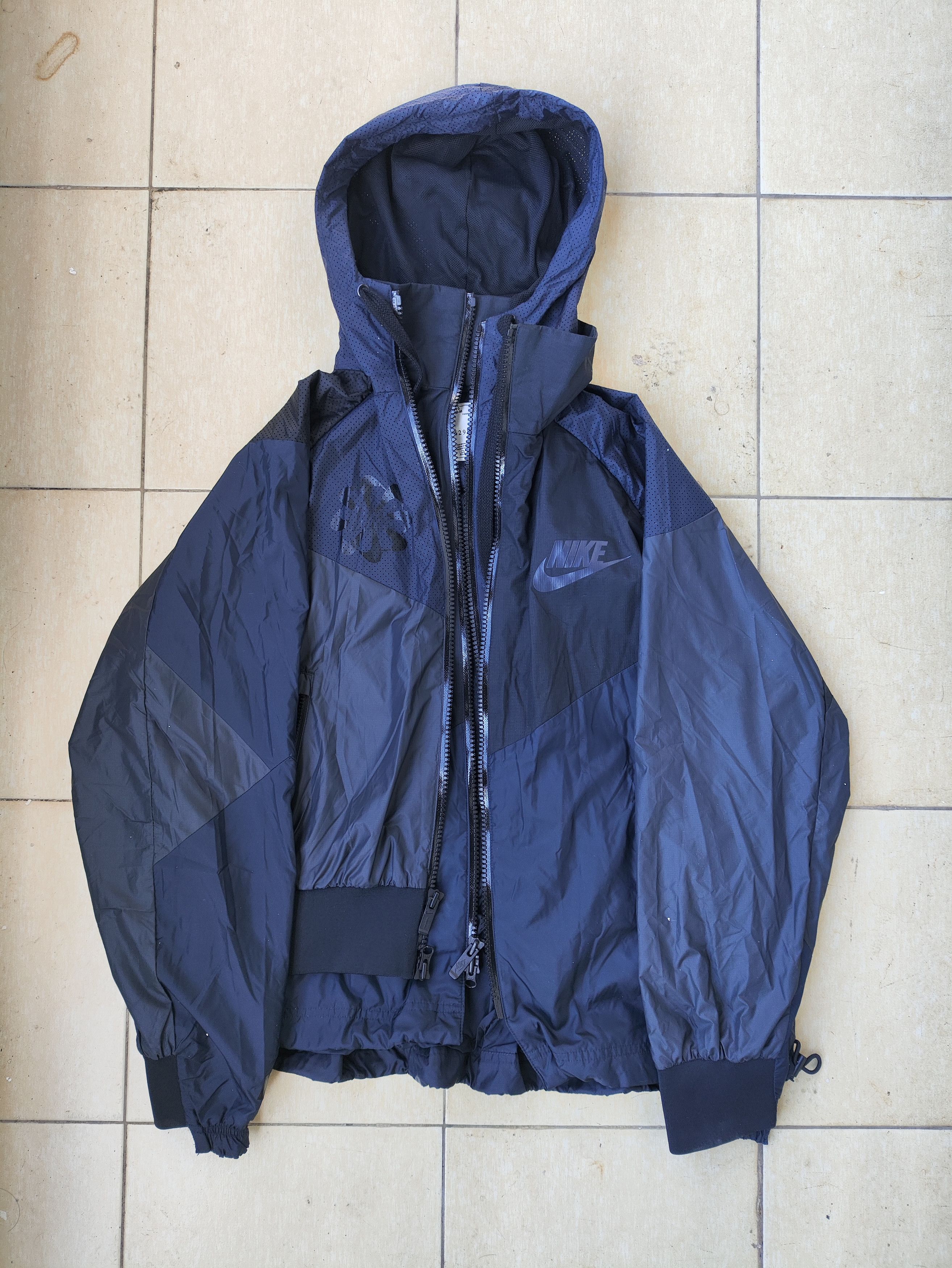 Nike Nike x sacai Hooded Anorak Splicing Hooded Jacket | Grailed