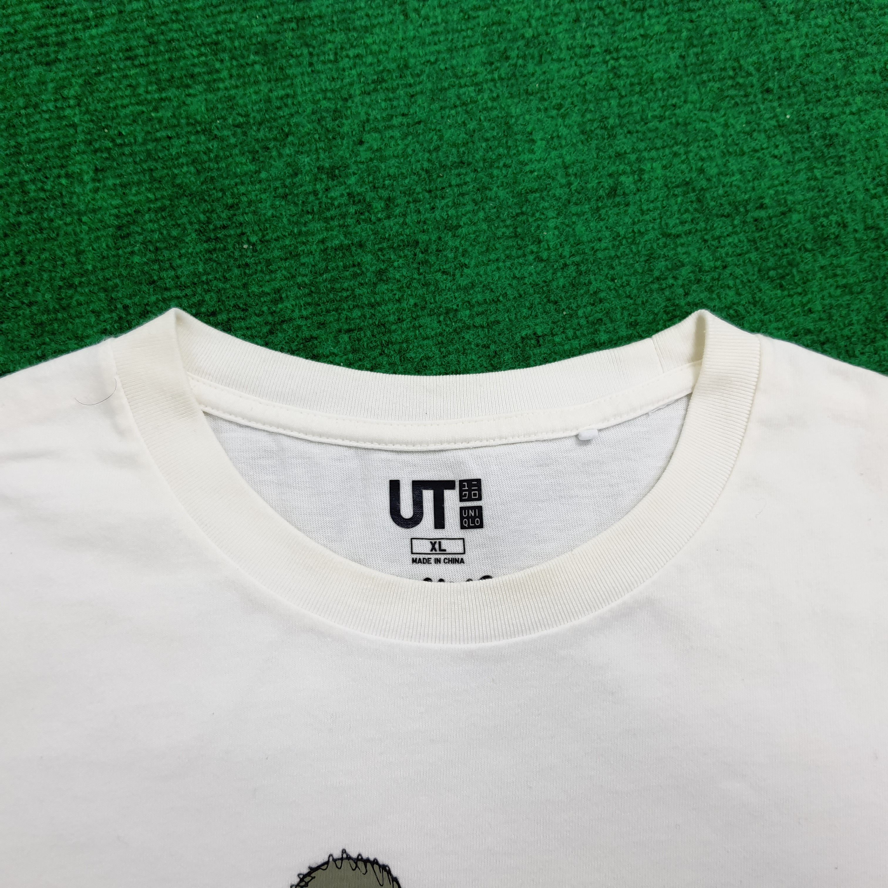 Kaws × Uniqlo Kaws x Uniqlo Japanese Brand Tshirt Size US L / EU 52-54 / 3 - 4 Thumbnail