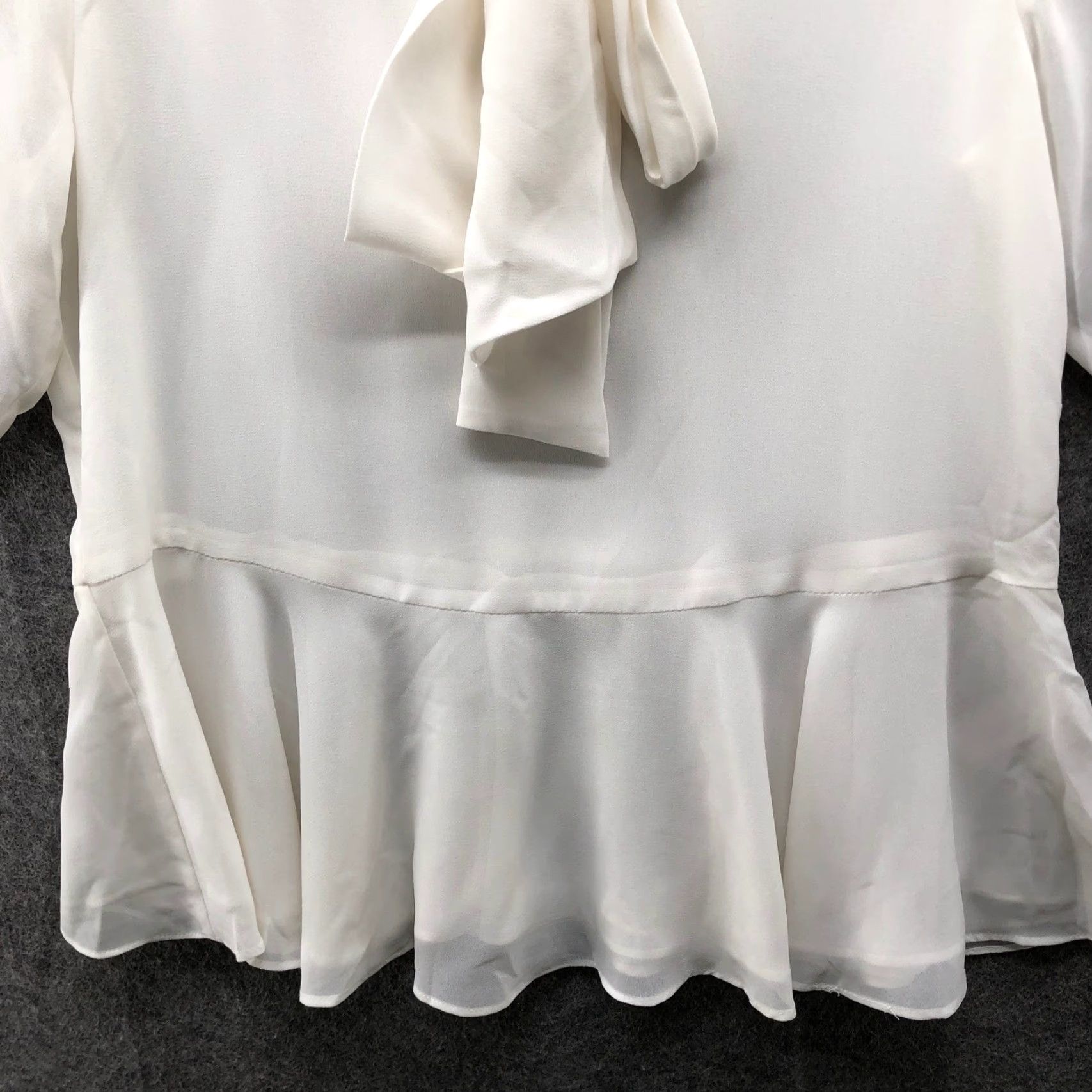 Vintage VINTAGE 1.STATE Tie Neck Peplum Blouse Womens XS White Chiffon Short Sleeve Bow Size XS / US 0-2 / IT 36-38 - 6 Thumbnail