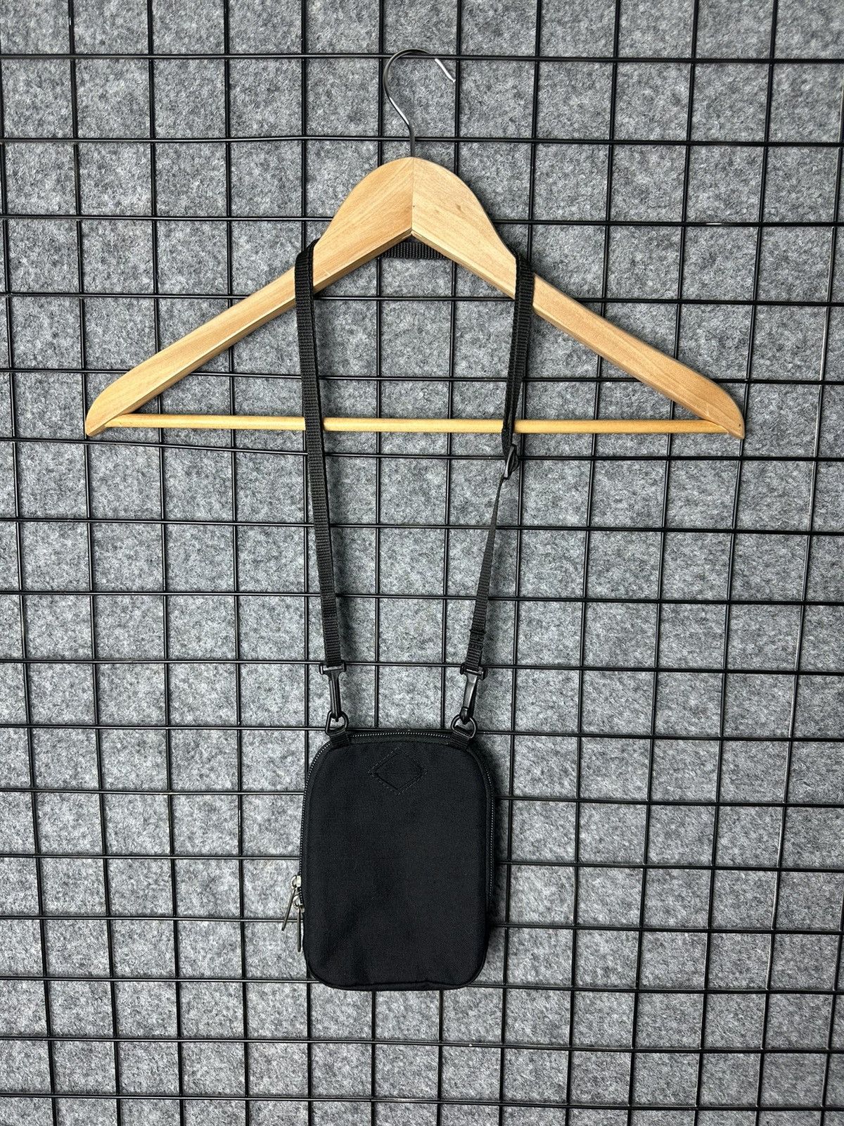 Eastpak Eastpak Streetwear Multipocket Phone Crossbody Bag Size OS Size ONE SIZE - 6 Thumbnail