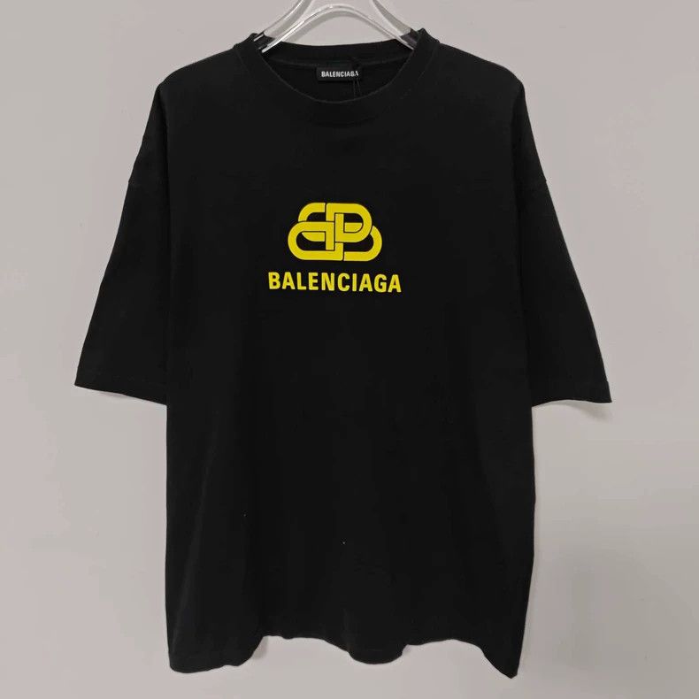 Balenciaga Balenciaga Lock Buckle Short Sleeve Tee Size US M / EU 48-50 / 2 - 1 Thumbnail