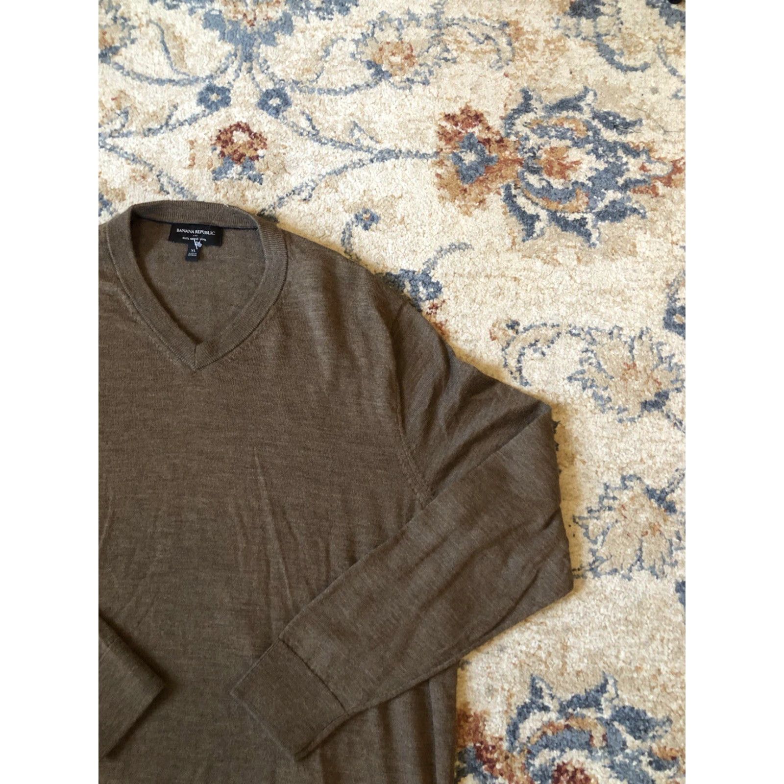 Banana Republic Banana Republic Sweater Mens XL V-Neck Merino Wool Forest Brown Solid Knit Logo Pullover Professional Casual Travel All Seasons Green? Size US XL / EU 56 / 4 - 4 Thumbnail