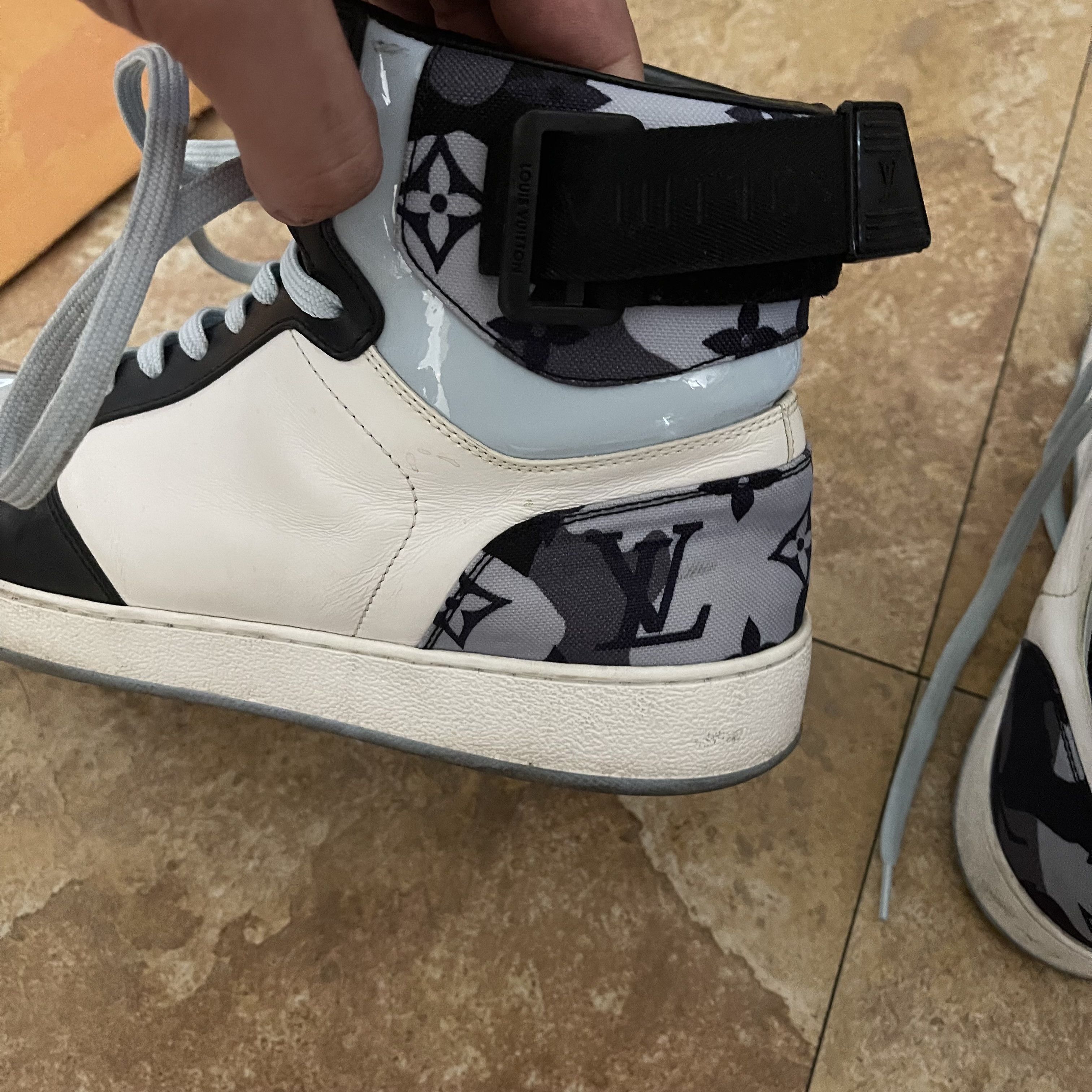 Louis Vuitton Louis Vuitton Rivoli High Top Sneaker Size US 8 / EU 41 - 8 Thumbnail