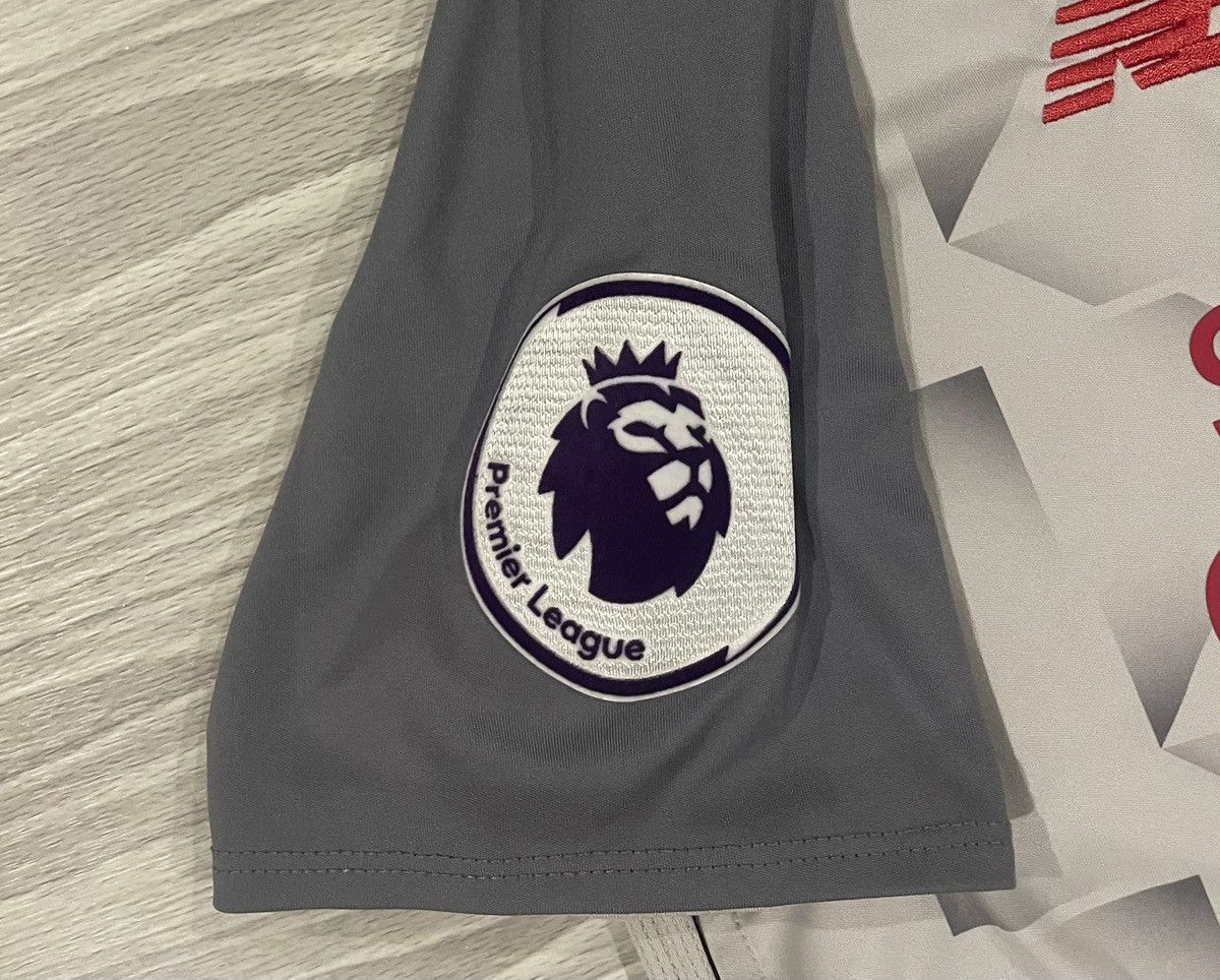 New Balance New Balance 2018/19 Liverpool Salah #11 Jersey Men’s Medium Size US M / EU 48-50 / 2 - 7 Thumbnail