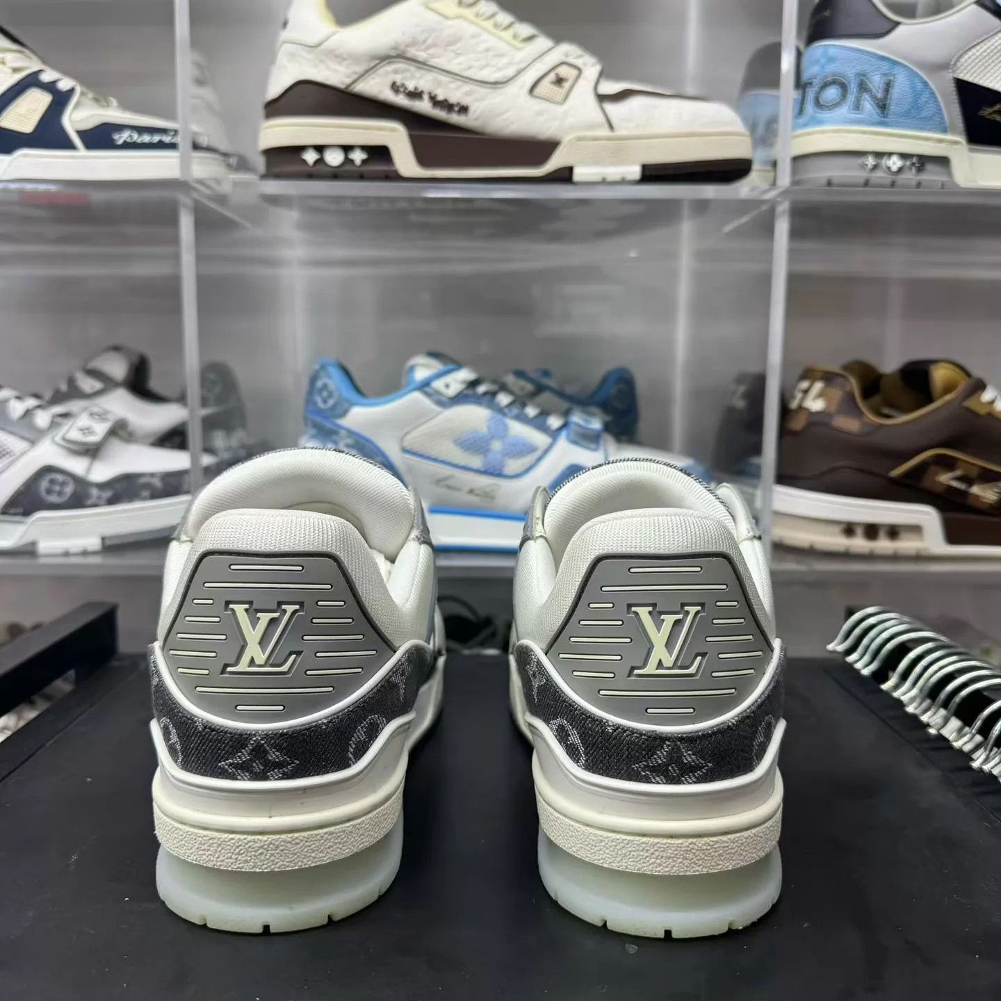 Louis Vuitton Lv Trainer Gray & White Denim 41.5 Near Mint Size US 8.5 / EU 41-42 - 4 Thumbnail