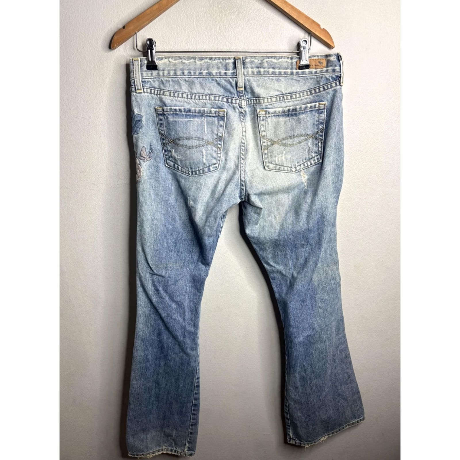 Abercrombie & Fitch Abercrombie & Fitch Jeans Womens 8 Blue Distressed Bootcut Embroidered Floral USA Size 30" / US 8 / IT 44 - 5 Thumbnail