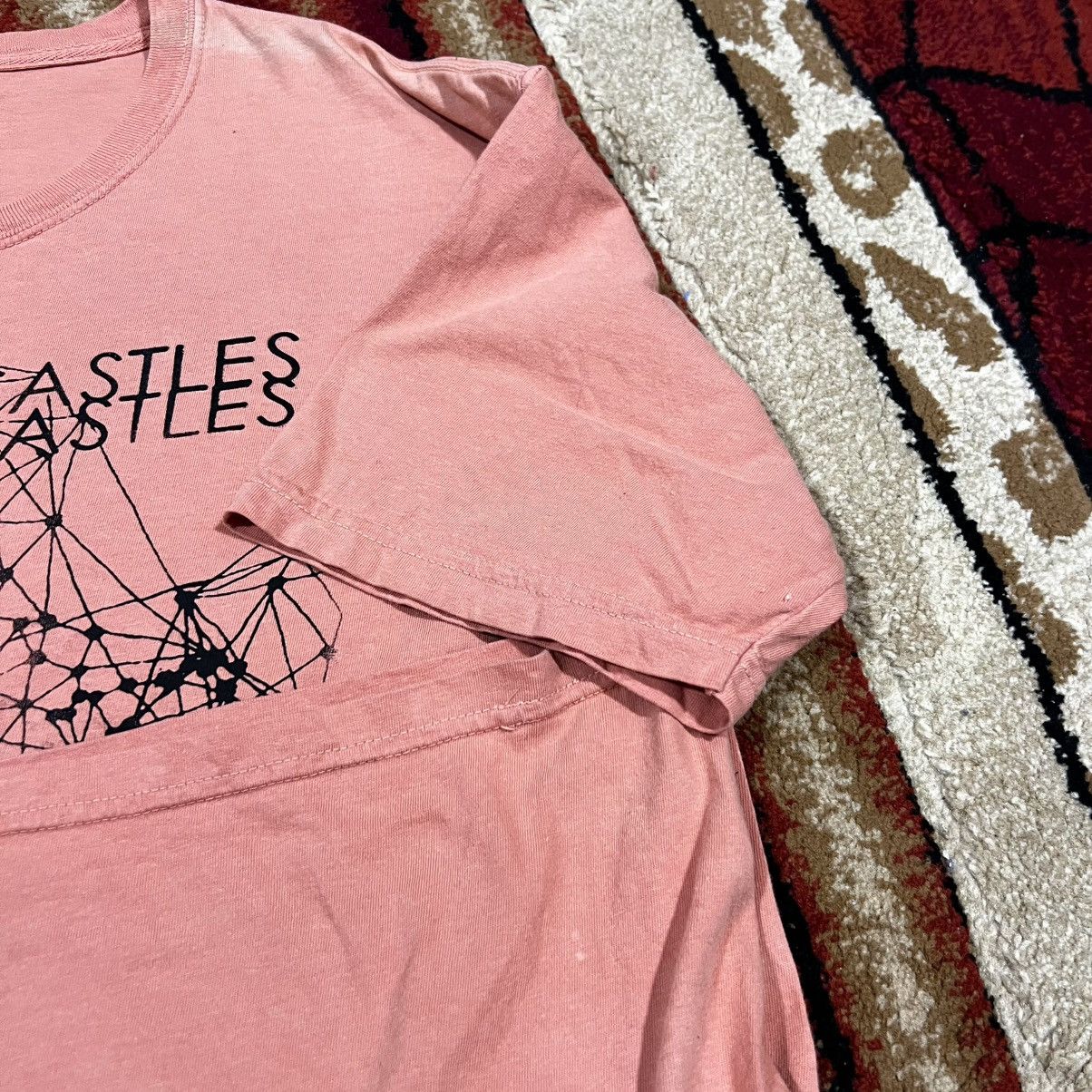 Band Tees Vintage Trashed Faded Crystal Castles Band T Shirt Size US XL / EU 56 / 4 - 8 Thumbnail