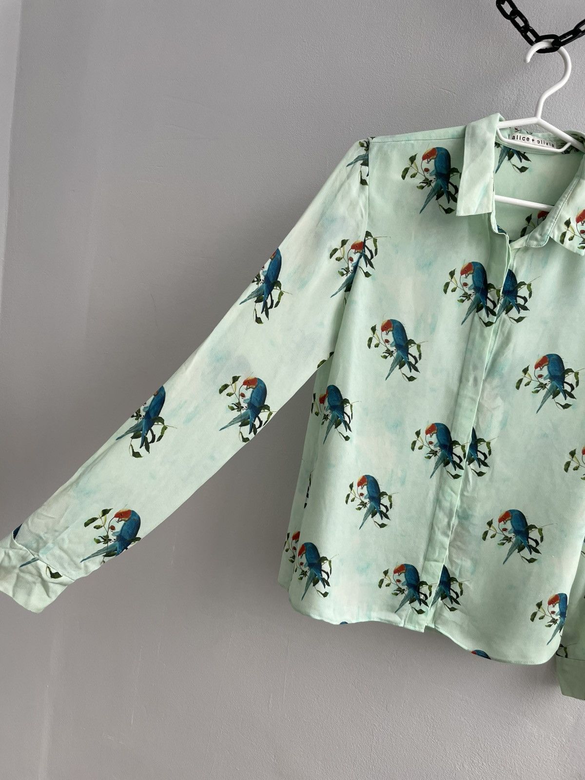 Alice + Olivia Alice + Olivia Long Sleeve Button Front Silk Blend Blouse Size S / US 4 / IT 40 - 3 Thumbnail