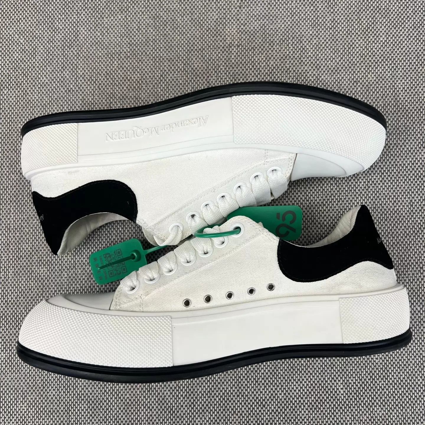 Alexander McQueen Alexander McQueen Deck White & Black 41.5 Size US 8.5 / EU 41-42 - 5 Thumbnail