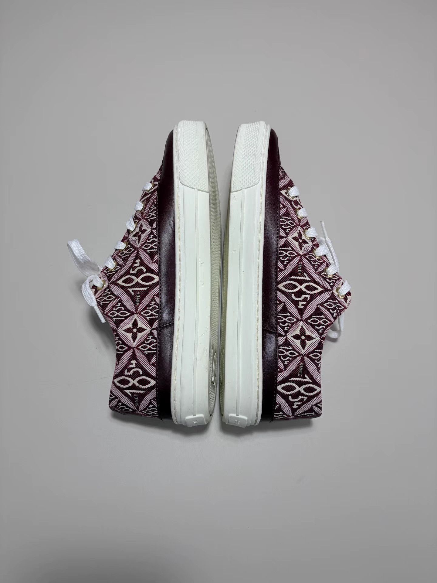 Louis Vuitton LV Burgundy 1854 Logo Low-Top Sneakers Size US 6 / IT 36 - 4 Thumbnail