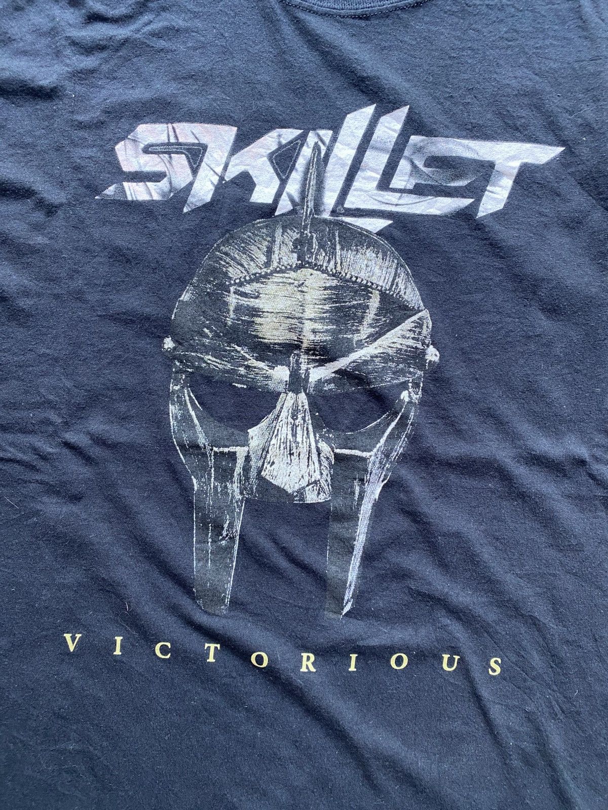 Band Tees Skillet Victorious Size US XXL / EU 58 / 5 - 2 Thumbnail