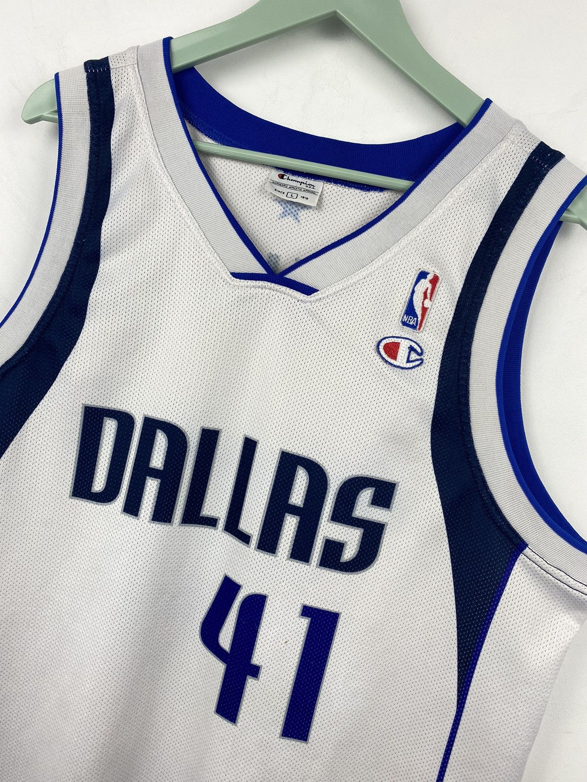 Champion Vintage Dirk Nowitzki Dallas Mawericks Champion Jersey Bulls Size US L / EU 52-54 / 3 - 2 Thumbnail