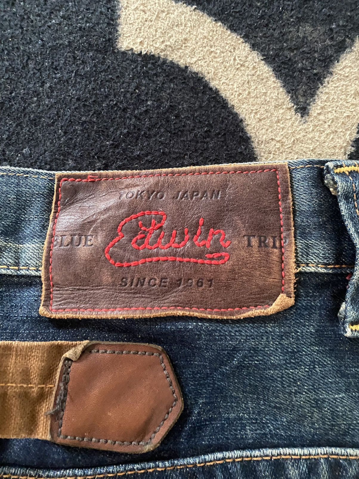 Edwin 🔥FLARE🔥🔥Vintage Edwin Blue Trip Leather Pocket Style Size US 32 / EU 48 - 9 Thumbnail
