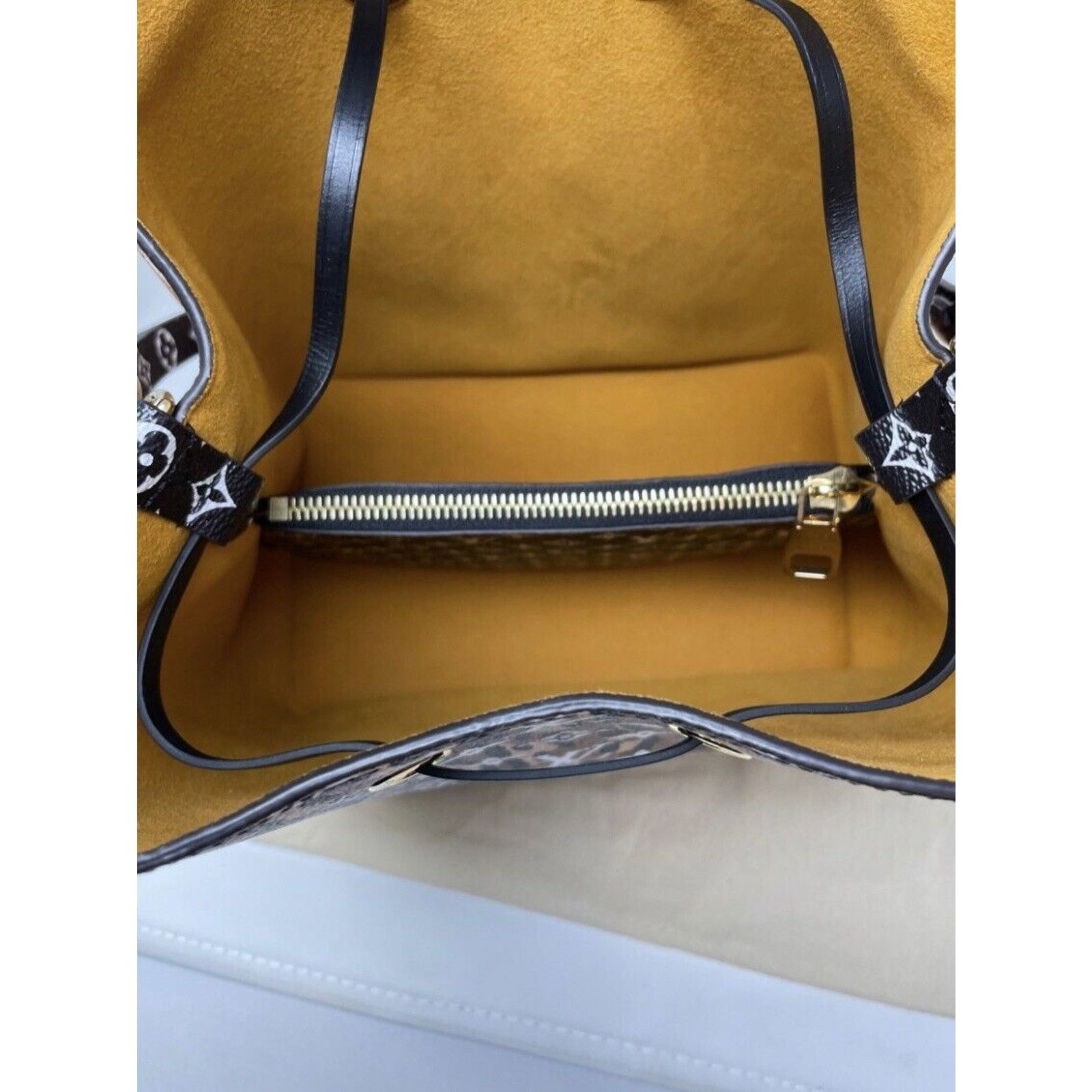 Louis Vuitton Louis Vuitton NéoNoé Jungle Monogram Caramel Limited Edition Size ONE SIZE - 9 Thumbnail