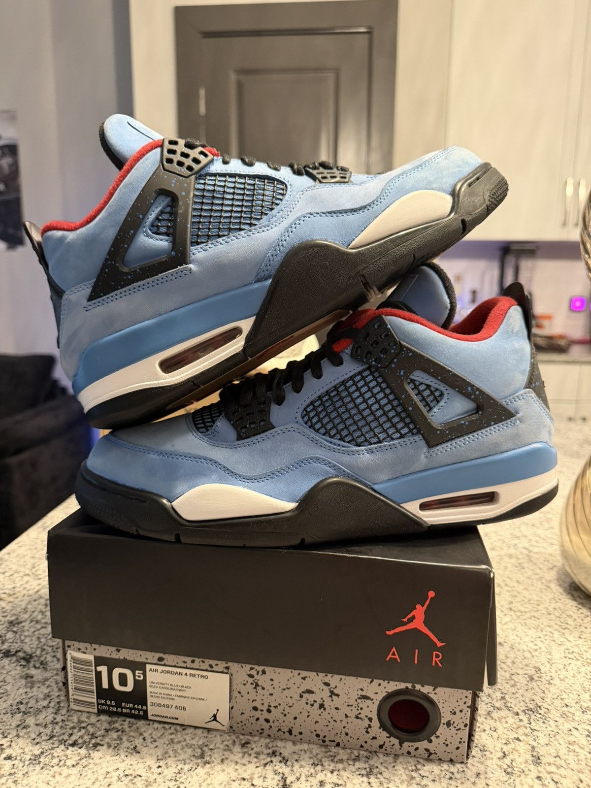 Jordan Brand × Travis Scott Jordan 4 Travis Scott Cactus Jack Size 10.5 Size US 10.5 / EU 43-44 - 1 Thumbnail