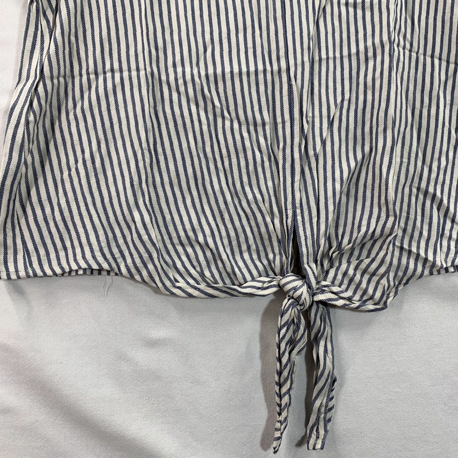 Madewell Madewell Shirt Women's XS Blue White Striped V Neck Short Sleeve Top Size XS / US 0-2 / IT 36-38 - 3 Thumbnail