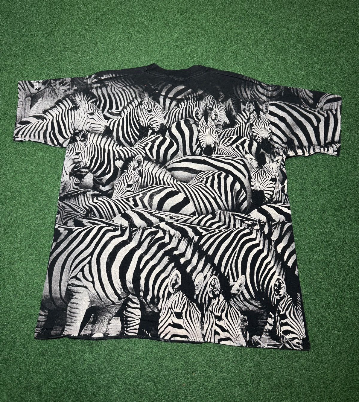 Vintage Vtg 90s All Over Print Zebra Safarai XL Phoenix Zoo T Shirt Size US XL / EU 56 / 4 - 2 Thumbnail
