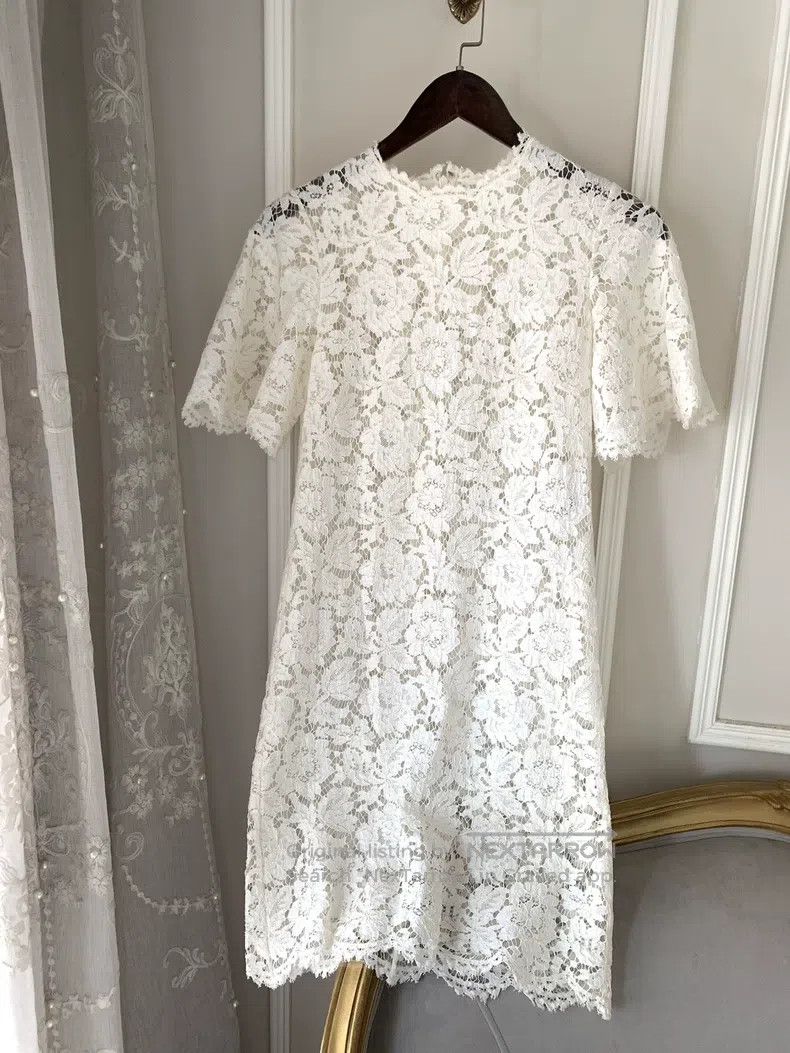 Valentino Valentino Lace dress Size S / US 4 / IT 40 - 1 Thumbnail