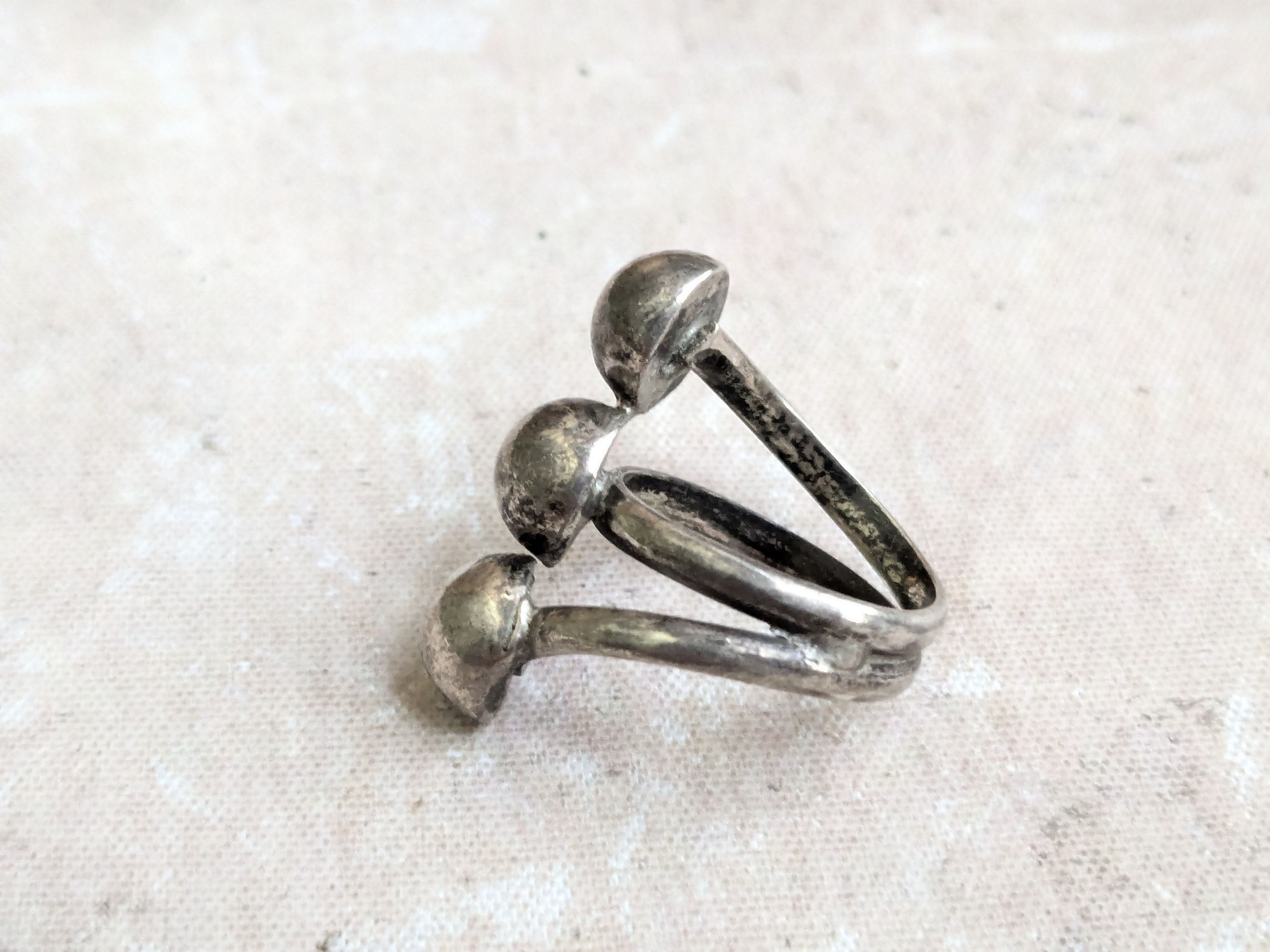 Sterling Silver Vintage Sterling Silver Ring 7.75 Modern Round Size ONE SIZE - 2 Thumbnail