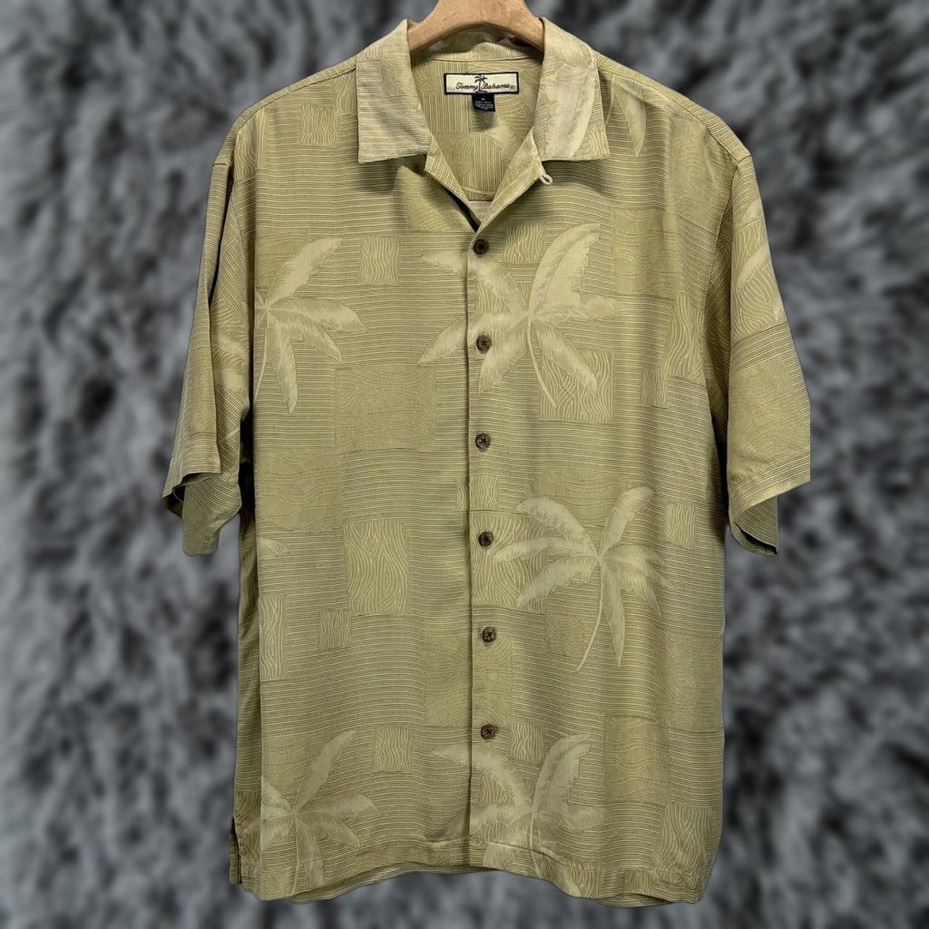 Tommy Bahama VINTAGE Tommy Bahama Silk Button-Up Shirt Men L Palm Trees Gold 100% Silk Short Sleeve GUC Mens Size US L / EU 52-54 / 3 - 1 Thumbnail
