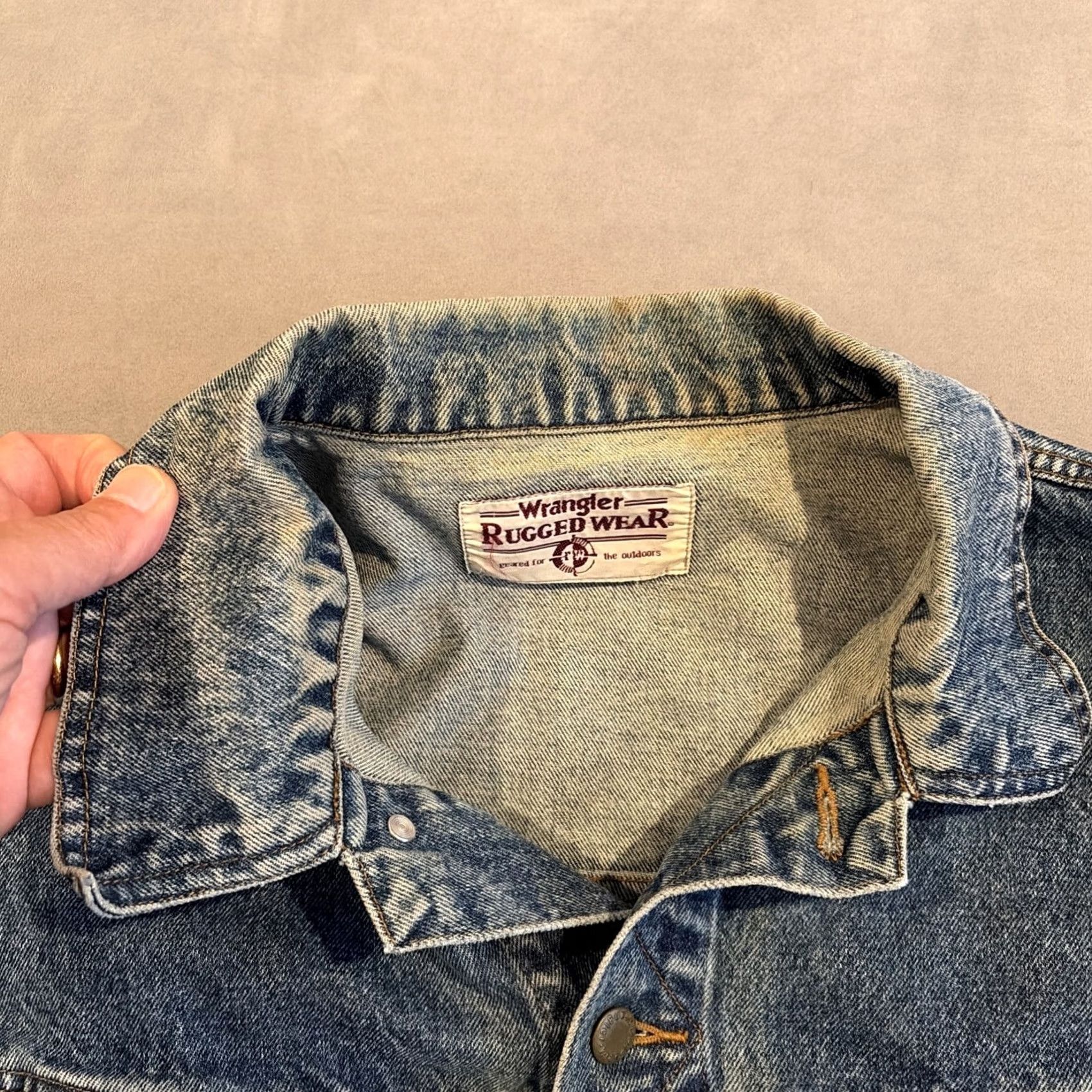 Wrangler VINTAGE Wrangler Rugged Wear Jacket Denim Blue 2XL Mens Biker Trucker Jeans Coat Men Size US 39 - 3 Thumbnail