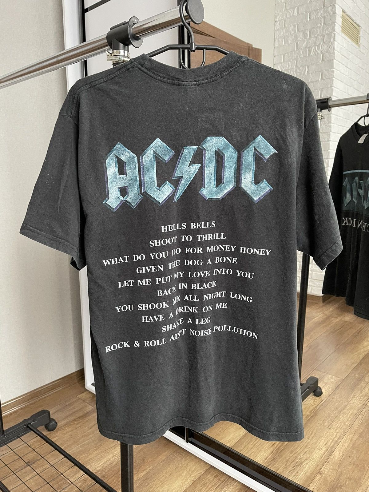 Band Tees 1996 AC/DC Back In Black Vintage Tour T-Shirt Tee Size US M / EU 48-50 / 2 - 6 Thumbnail