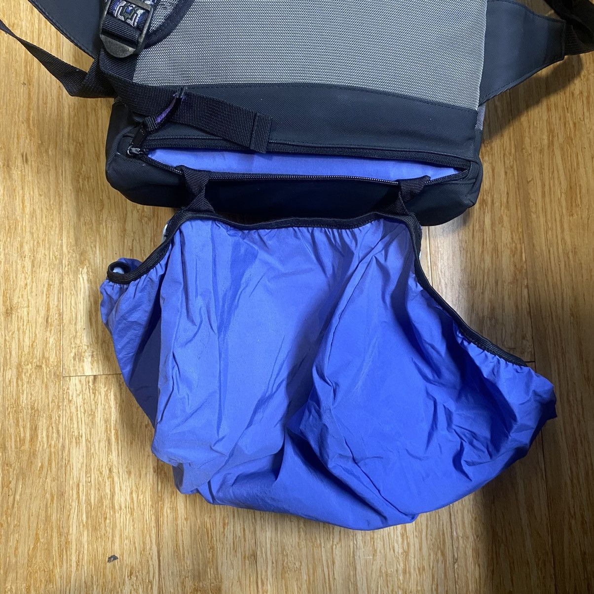 Marithe + Francois Girbaud Marithé + François Girbaud - 90s Metamorphojean Backpack Size ONE SIZE - 8 Thumbnail