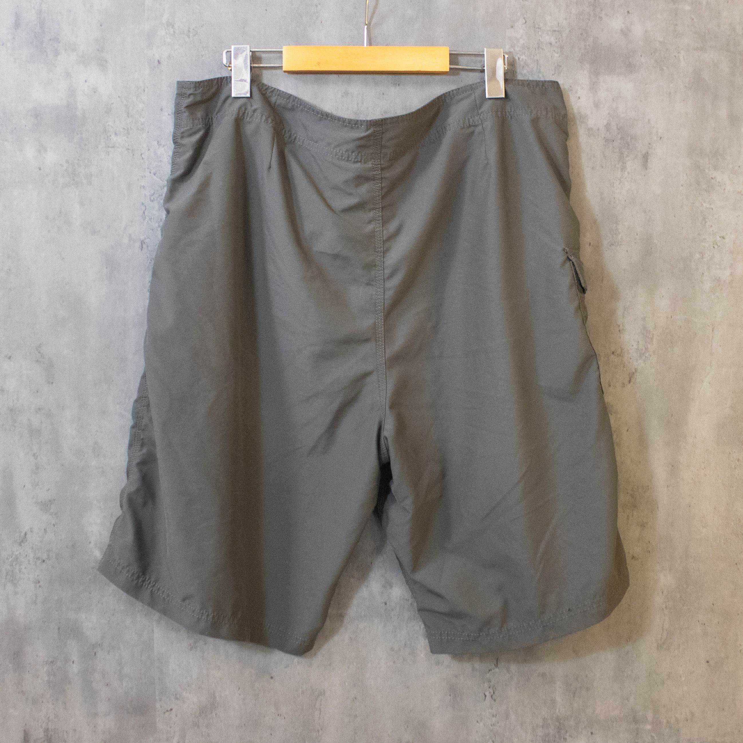 Vintage VTG Y2K 2000's Oakley Crazy Baggy Cargo Grey Water Shorts Size US 40 / EU 56 - 4 Thumbnail