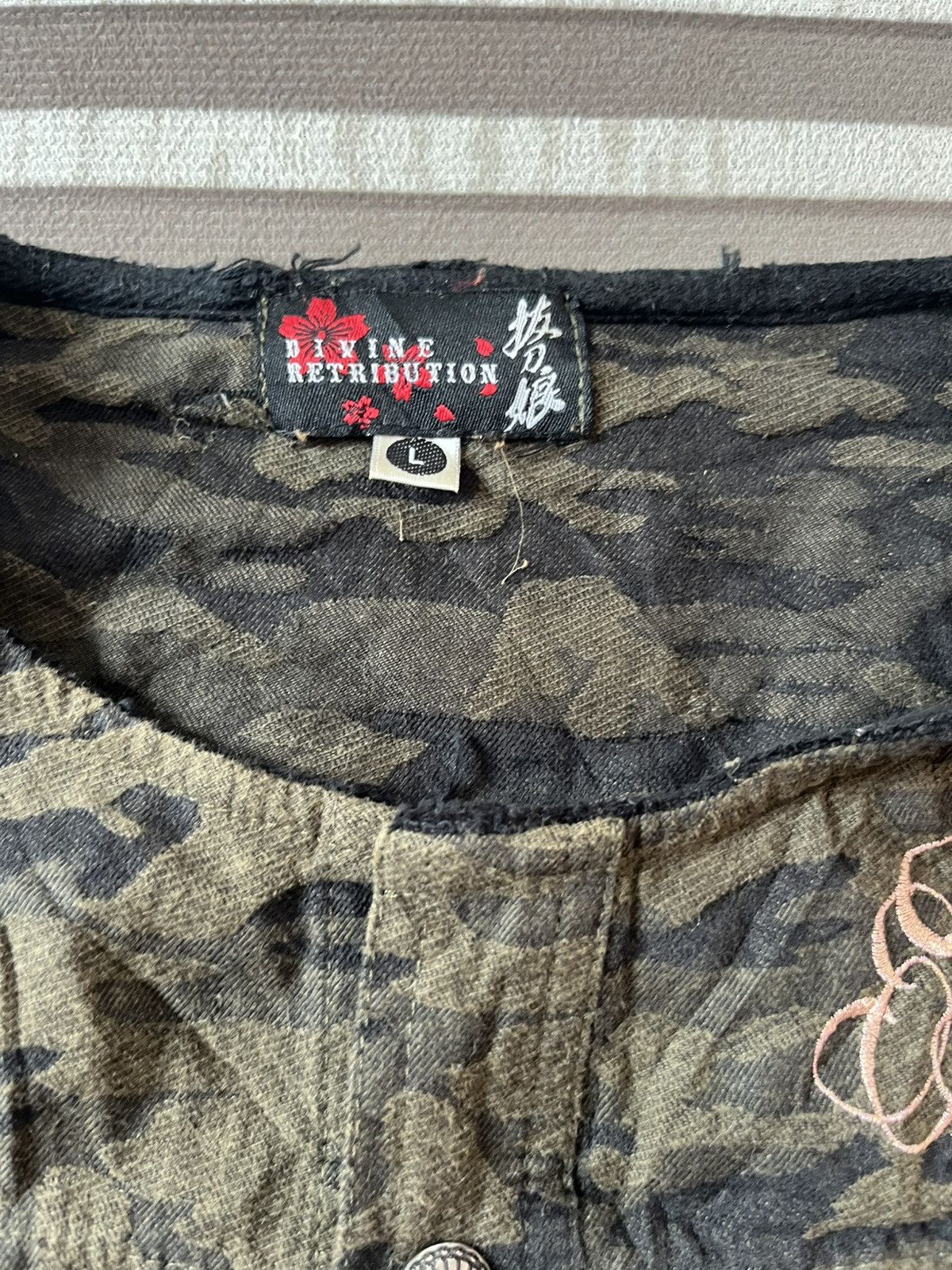Japanese Brand Rare Divine Retribution camoflouge Geisha jaket Size US L / EU 52-54 / 3 - 6 Thumbnail