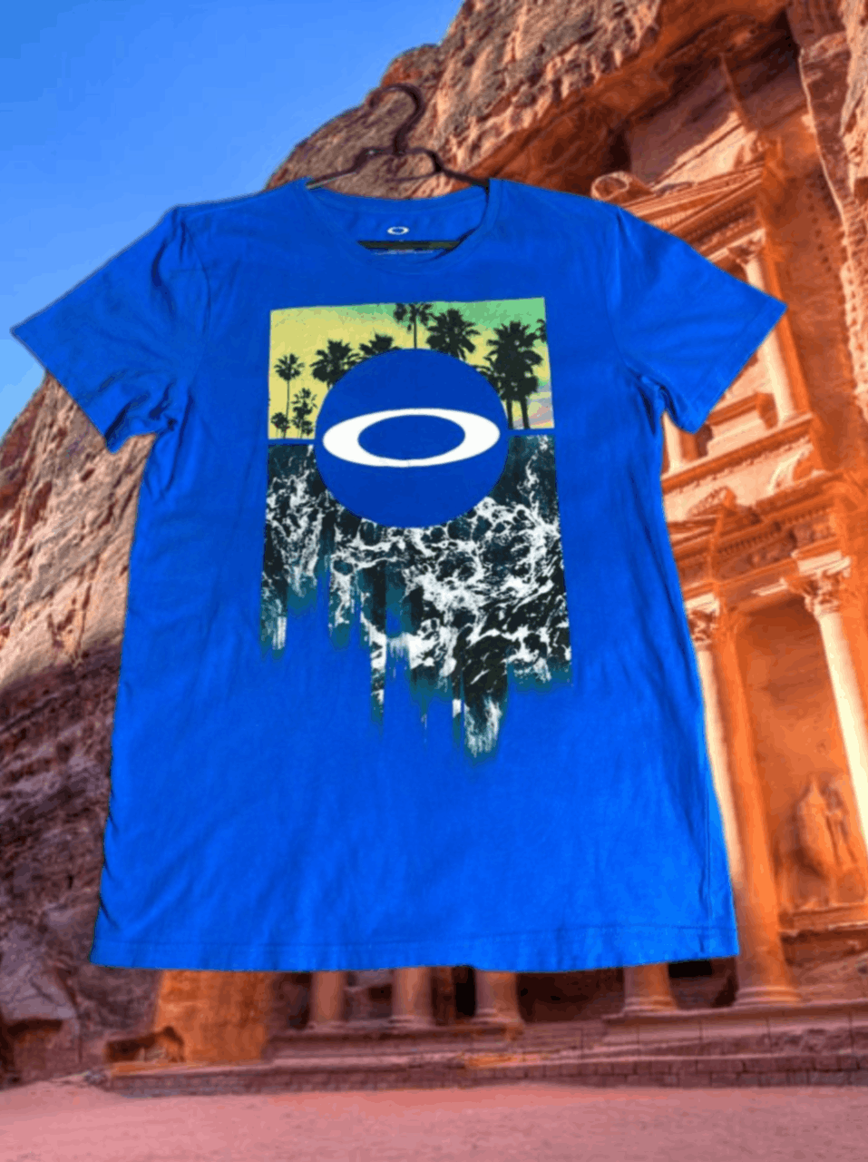 Oakley × Vintage Vintage Oakley center Big Logo T-shirts Y2K 90s Streetwear Size US L / EU 52-54 / 3 - 1 Thumbnail