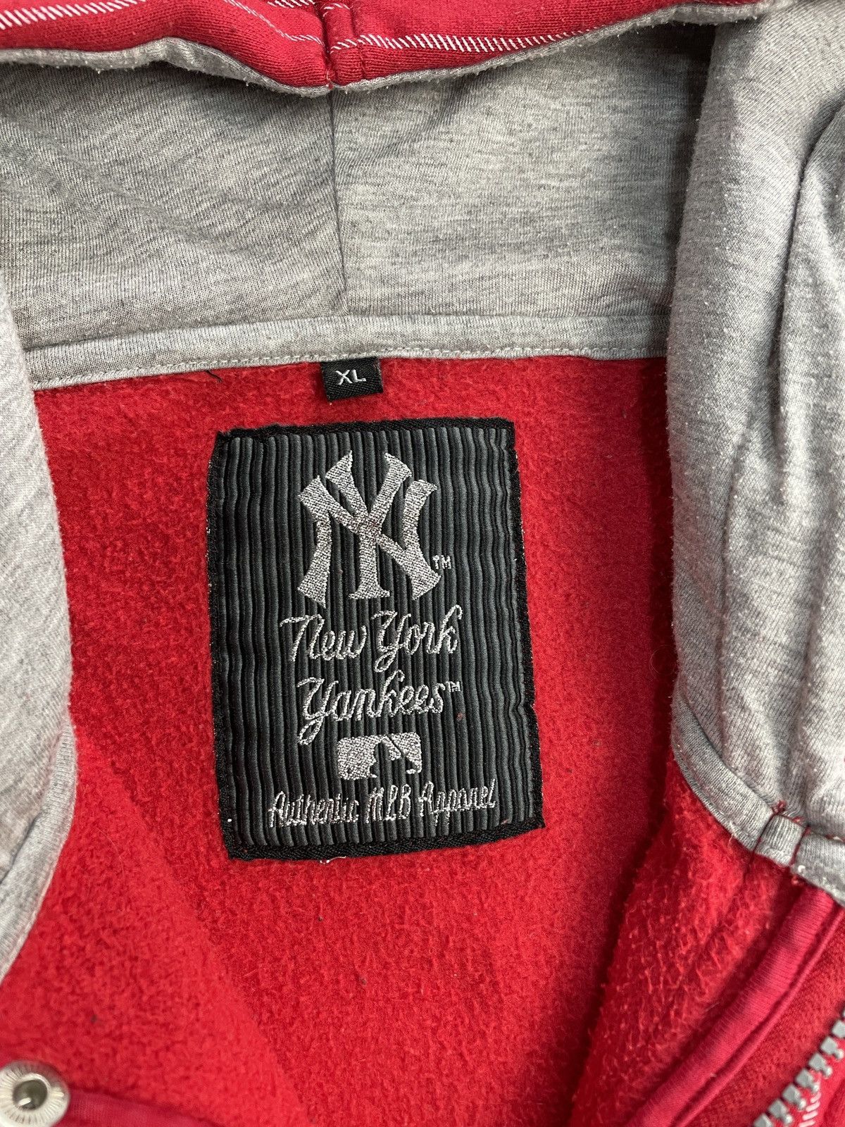Vintage Vintage Nike New York Yankees Zip Hoodie Jacket Y2K Size US L / EU 52-54 / 3 - 14 Thumbnail