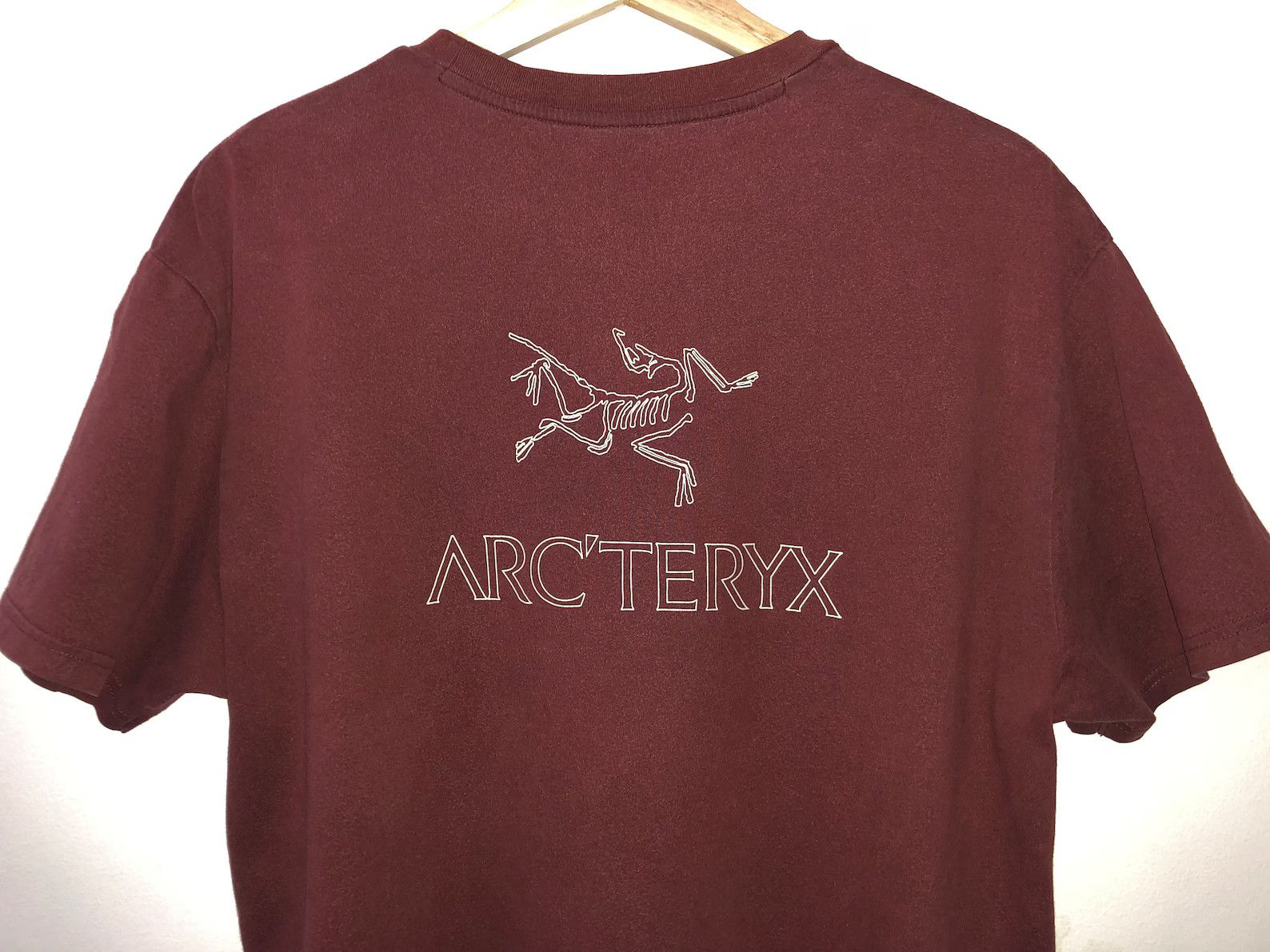 Arc'teryx Vintage Arc'teryx Logo T-shirt Size US L / EU 52-54 / 3 - 1 Thumbnail