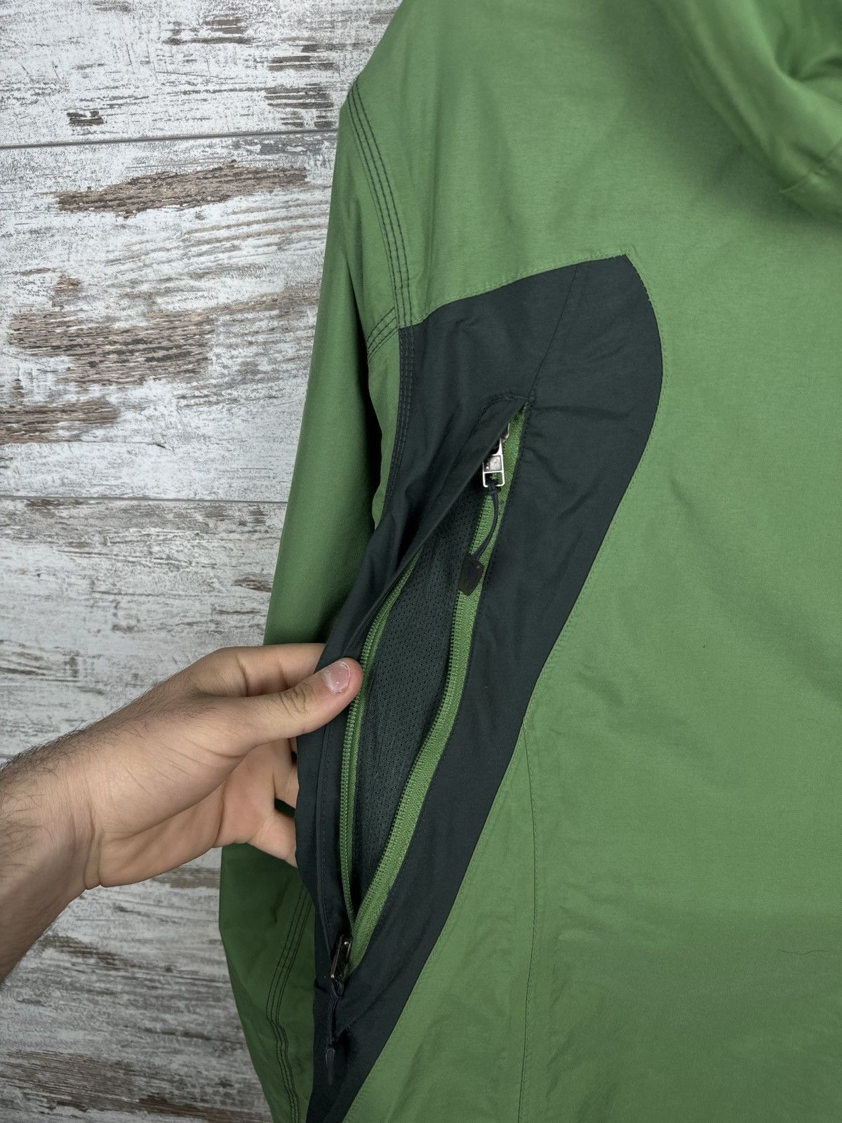 Nike Women’s Vintage Nike ACG ski jacket rare ladies puffer Size L / US 10 / IT 46 - 15 Thumbnail