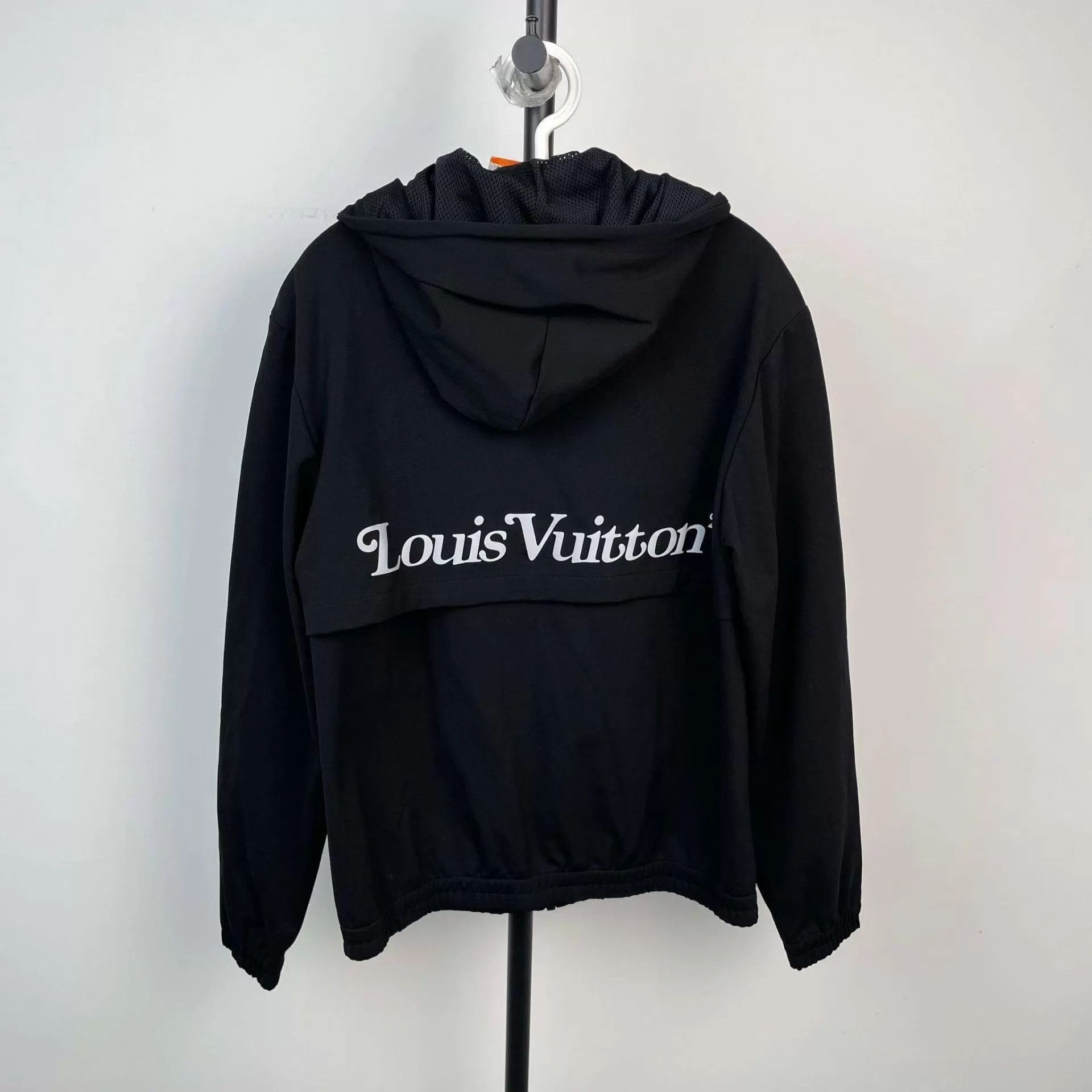 Louis Vuitton LV Black Hooded Jacket Fluorescent Logo Size S / US 4 / IT 40 - 2 Thumbnail